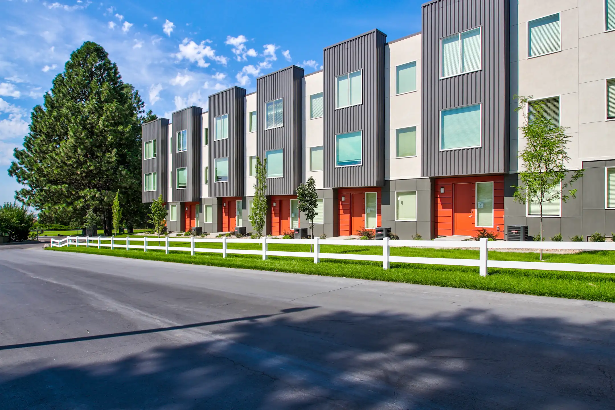 Aero Luxury Townhomes 2800 North Hill Field Road Layton, UT