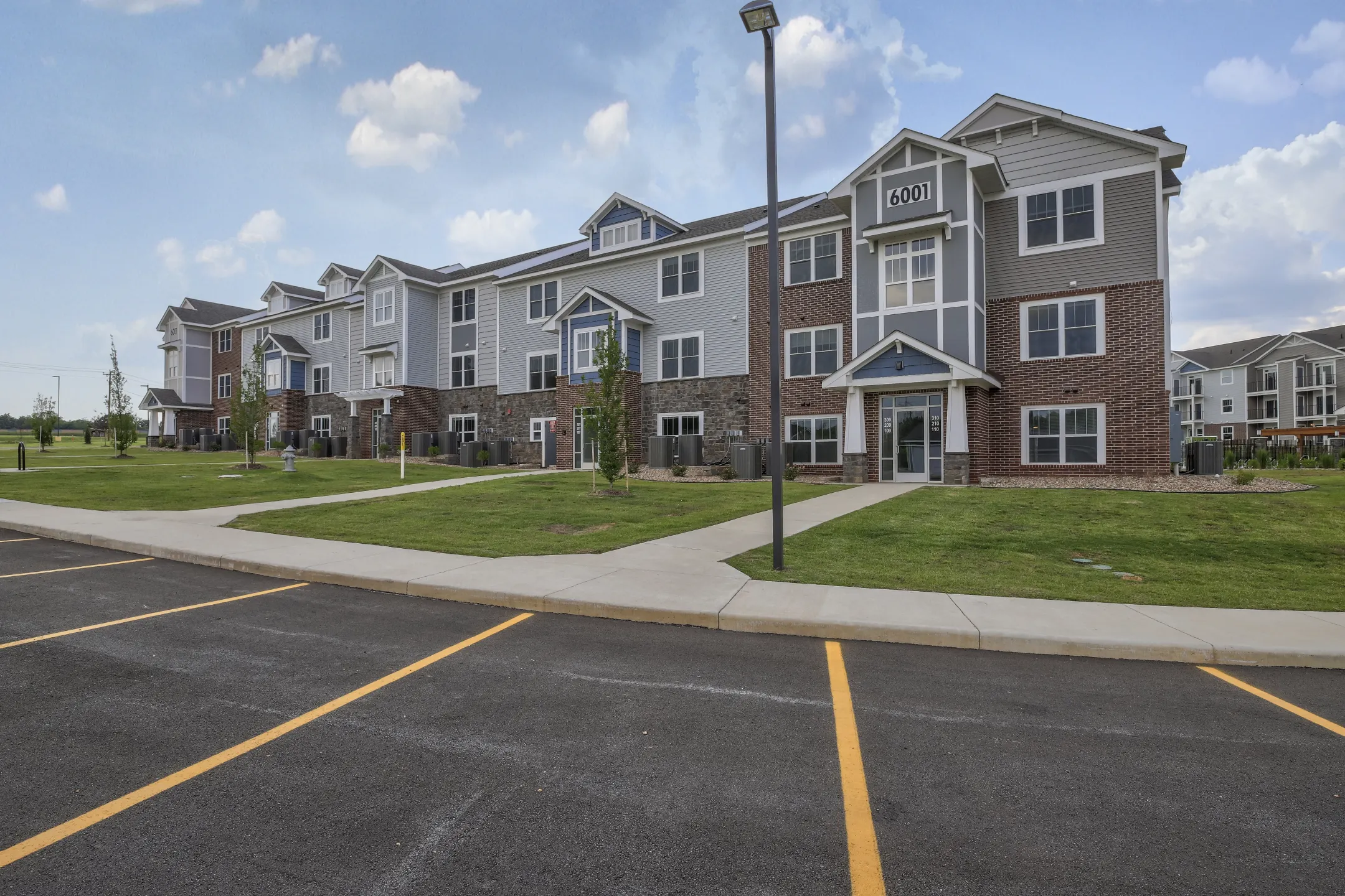 Dodson Pointe Apartment Homes Apartments - Rogers, AR 72758