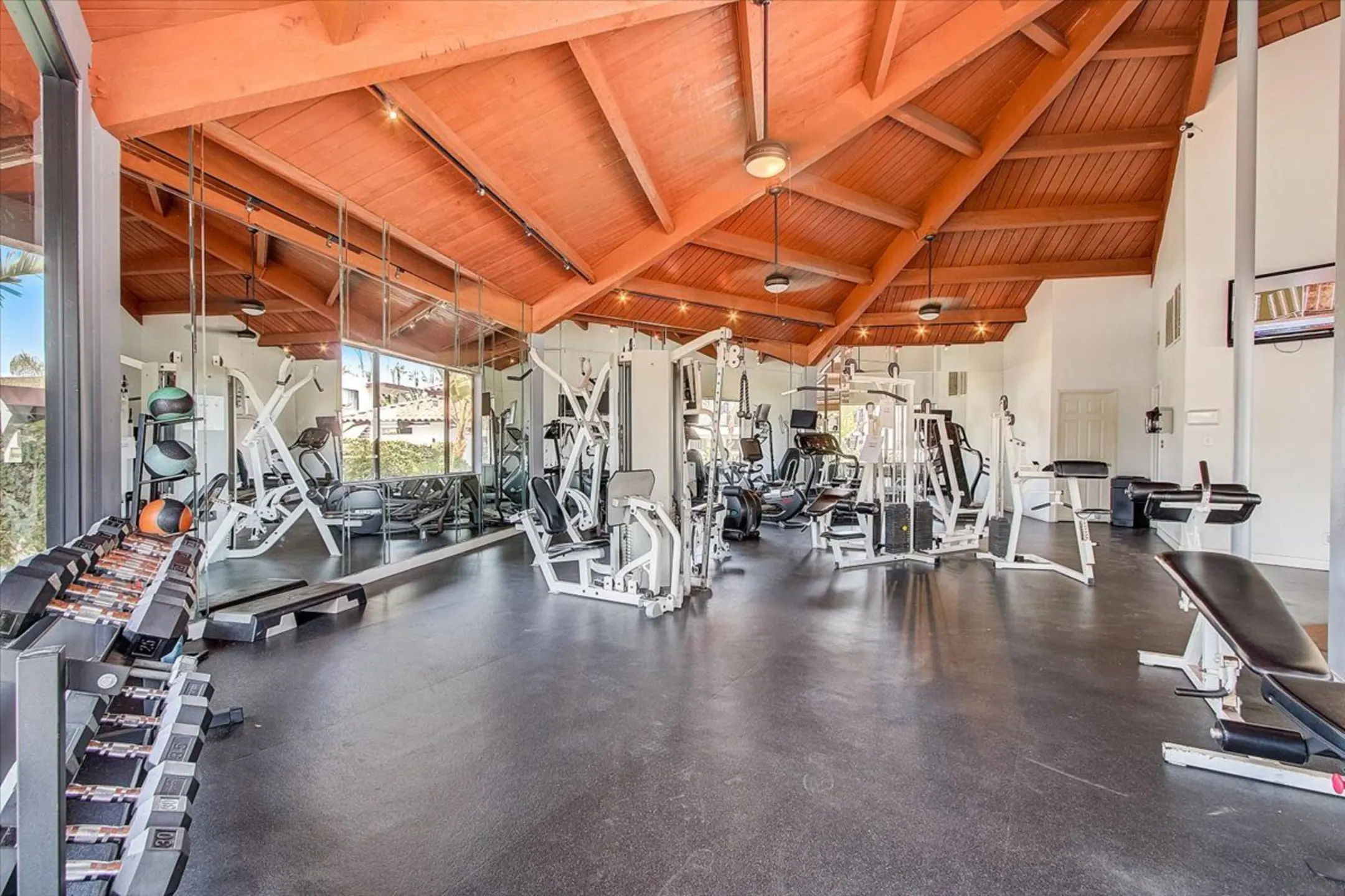 Fitness Weight Room - El Cordova Apartments - Carson, CA