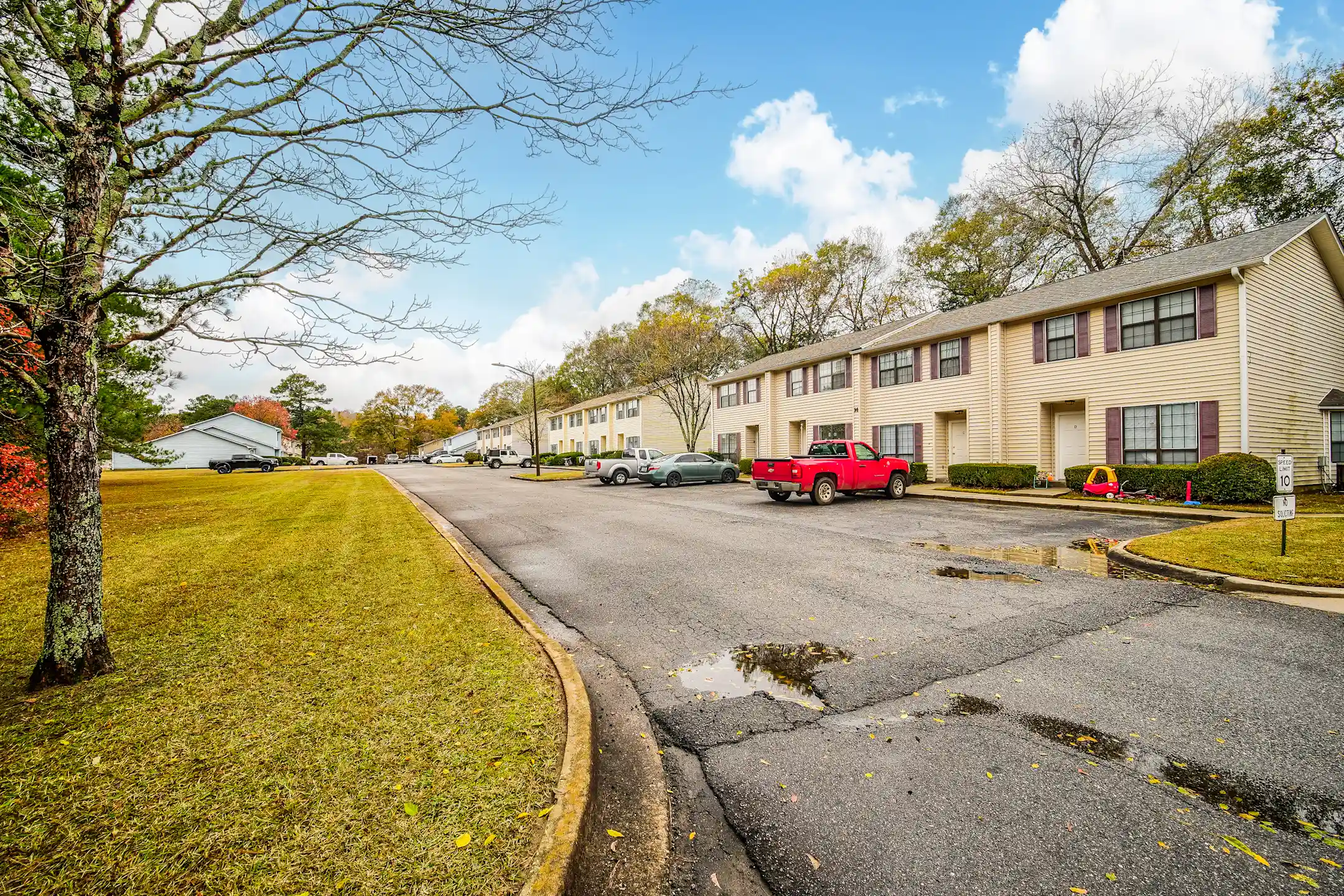 Peachtree Crossing Apartments 107 Church St Byron, GA Apartments