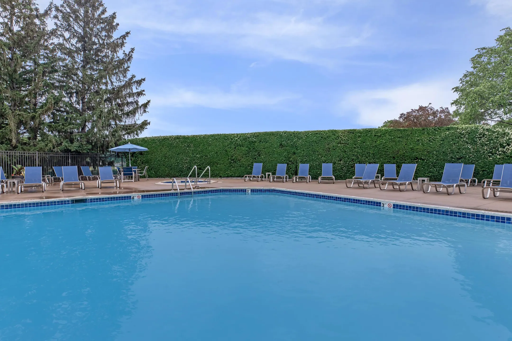 Manors At Knollwood Apartments Clinton Township, MI 48038