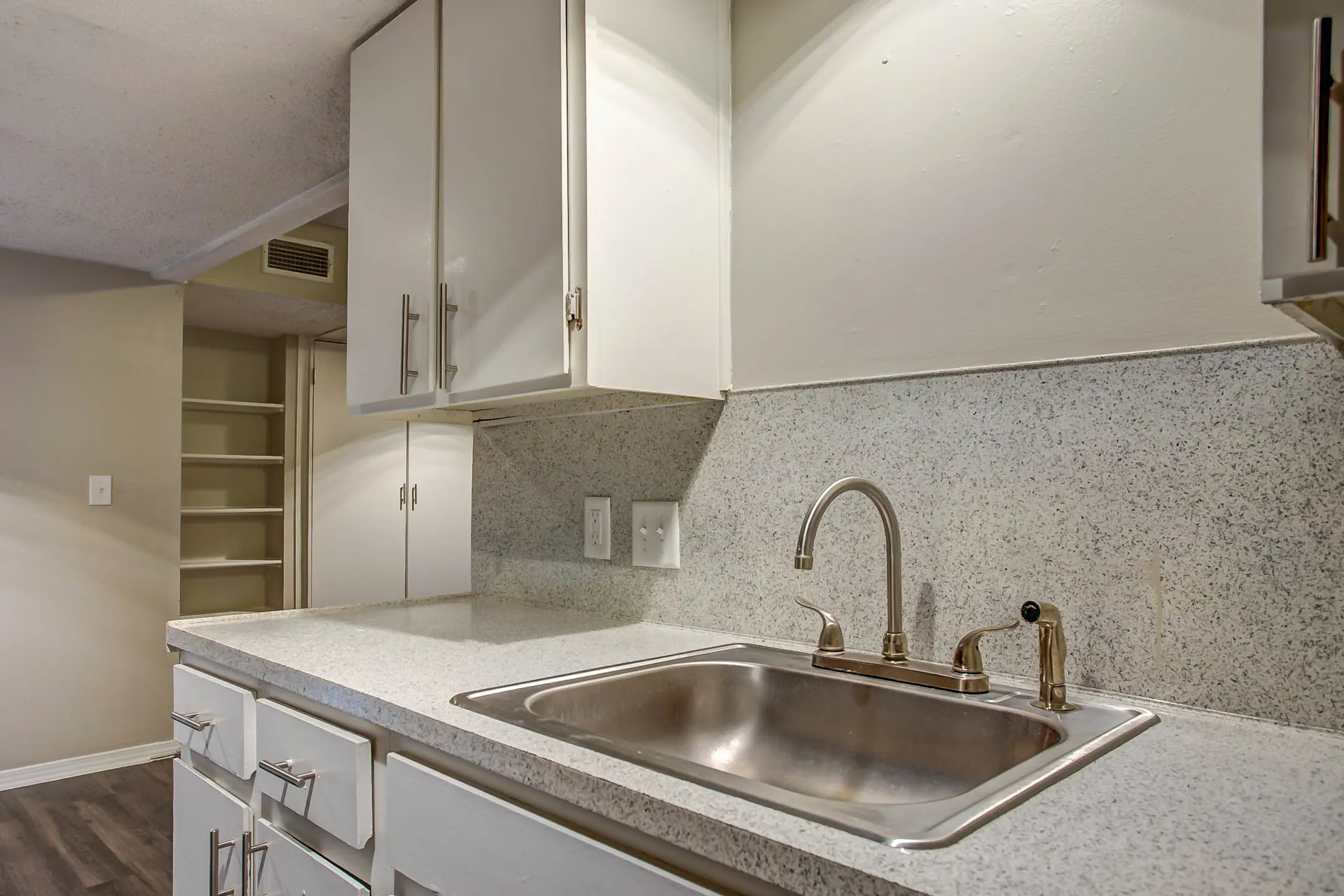 Kitchen - The Reserve at Silver Maple - Tulsa, OK