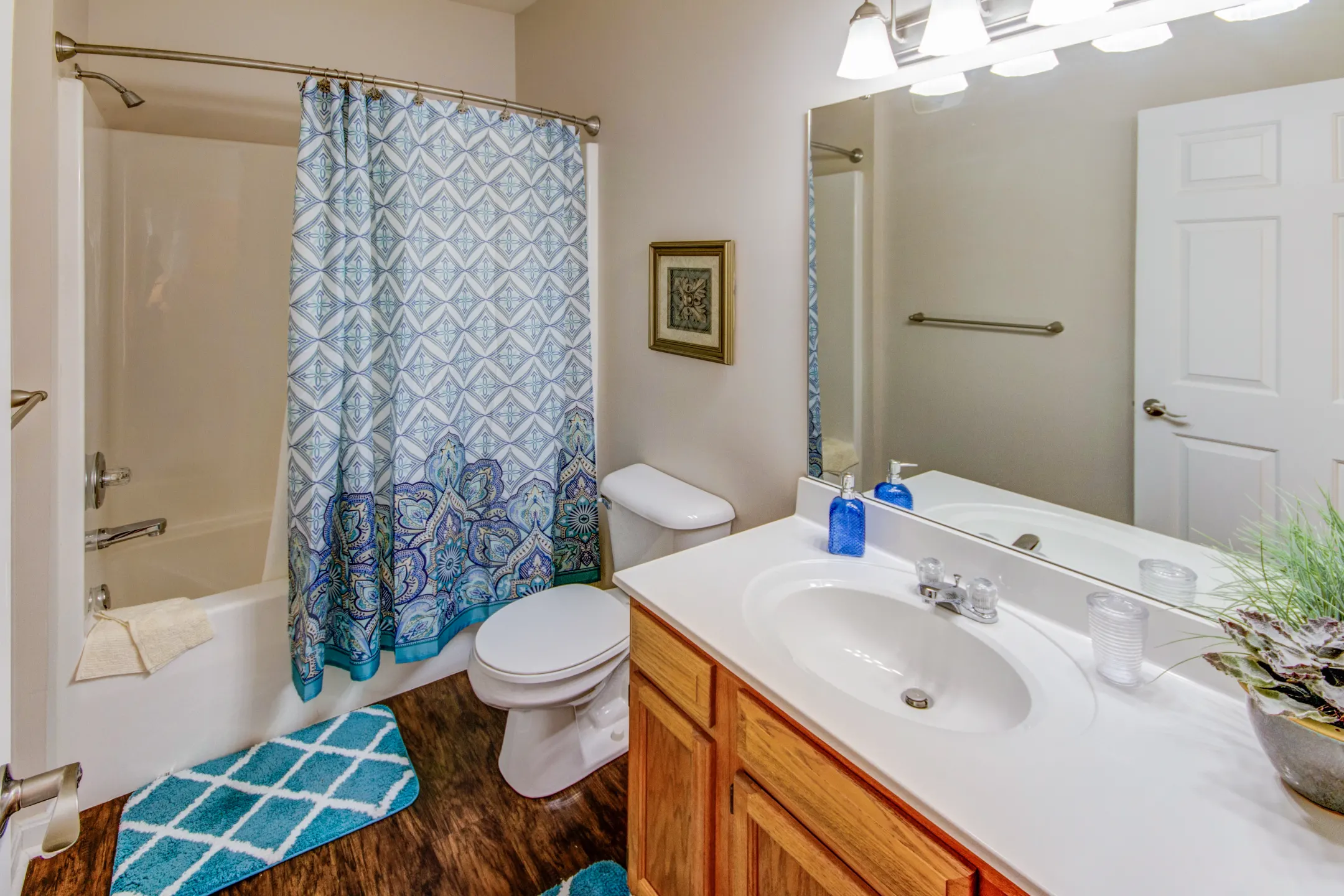 Bathroom - Aspen Pines - Newport, KY