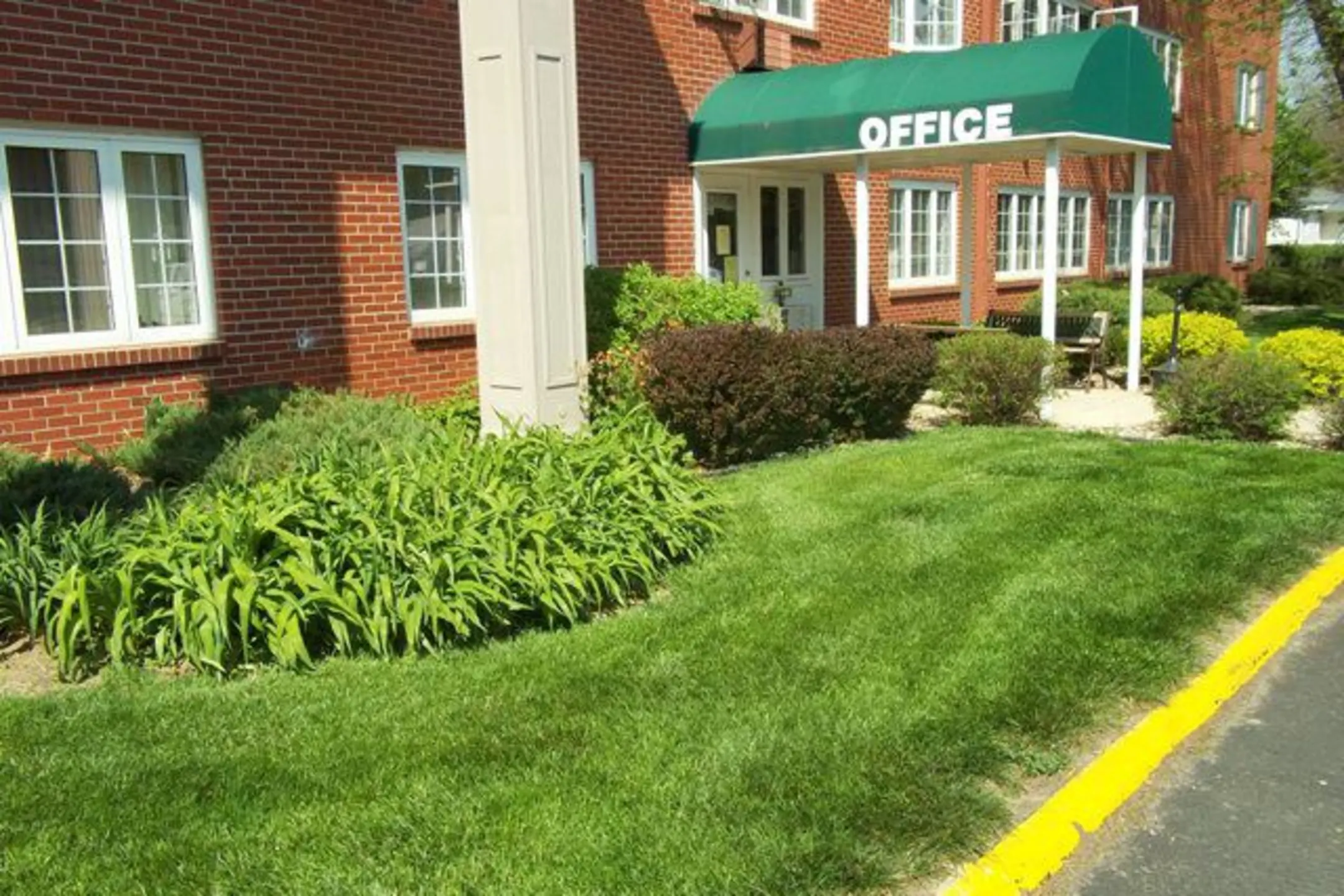 Clifton Estates Apartments Sioux City, IA 51104