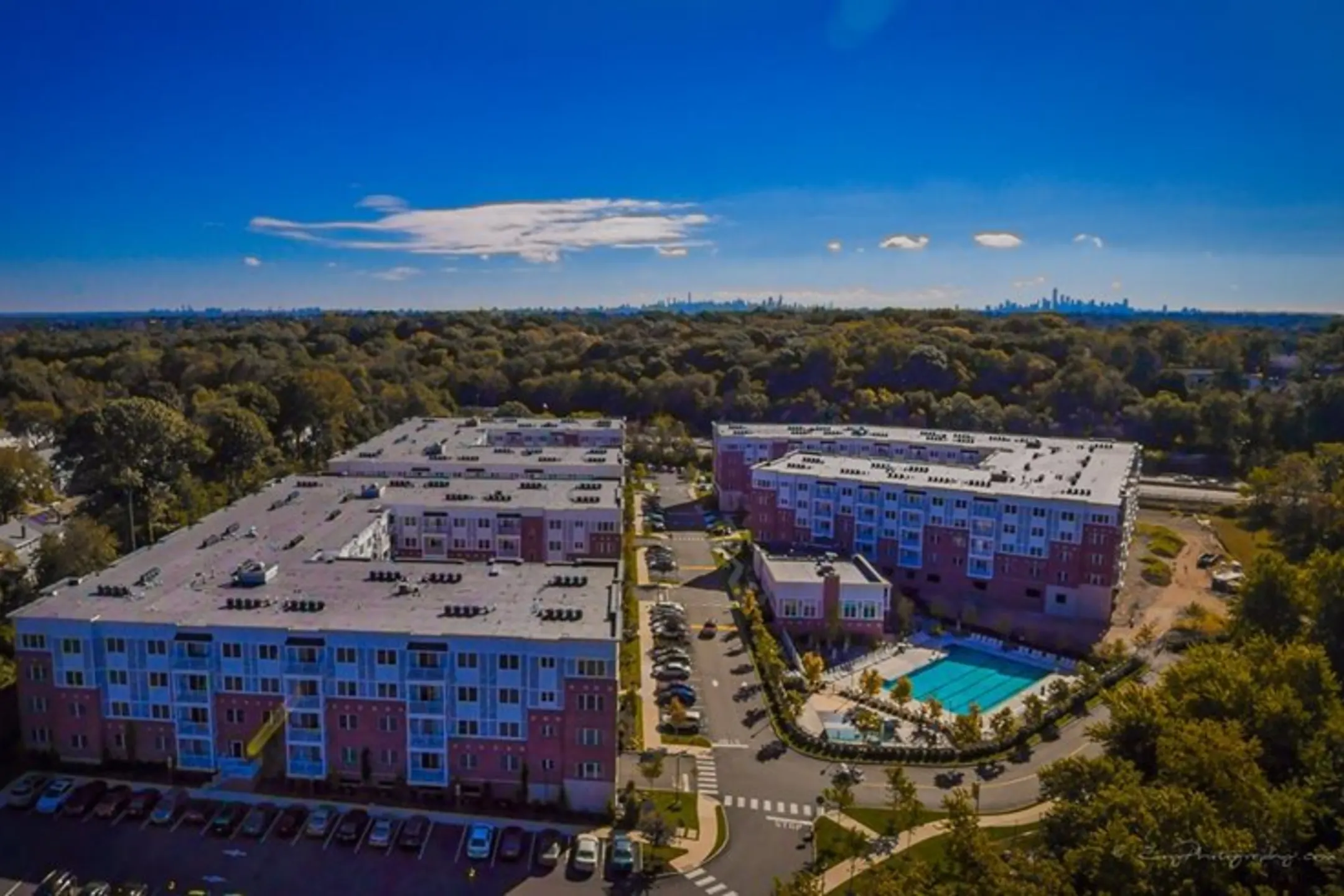 Oakes Pond at Bloomfield Apartments Bloomfield, NJ 07003