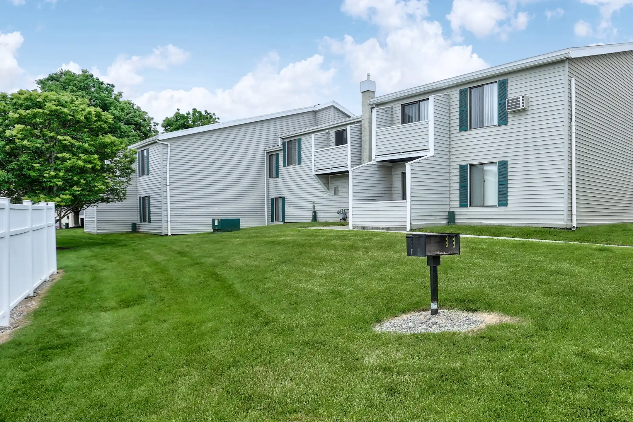 Woodgate Place 601 Cedar Cir Spencerport, NY Apartments for Rent