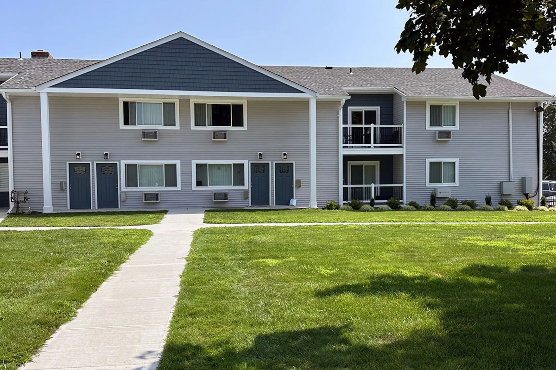 Brookwood at Sayville 14 Easy St Sayville, NY Apartments for Rent Rent.