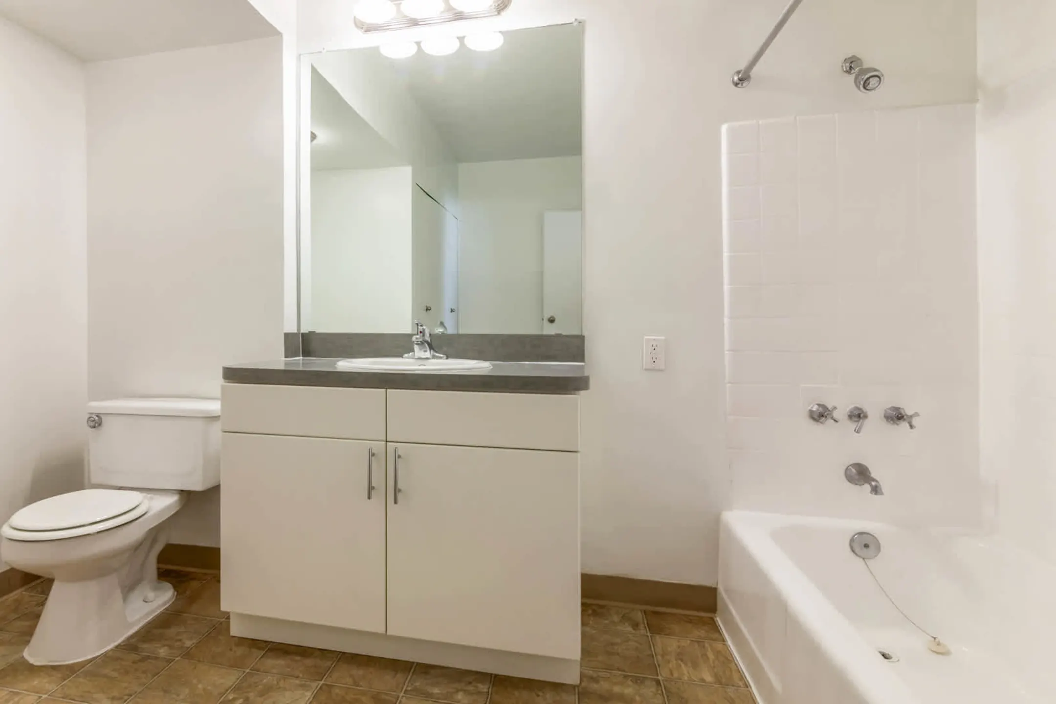 Bathroom - 1500 Mass - Washington, DC