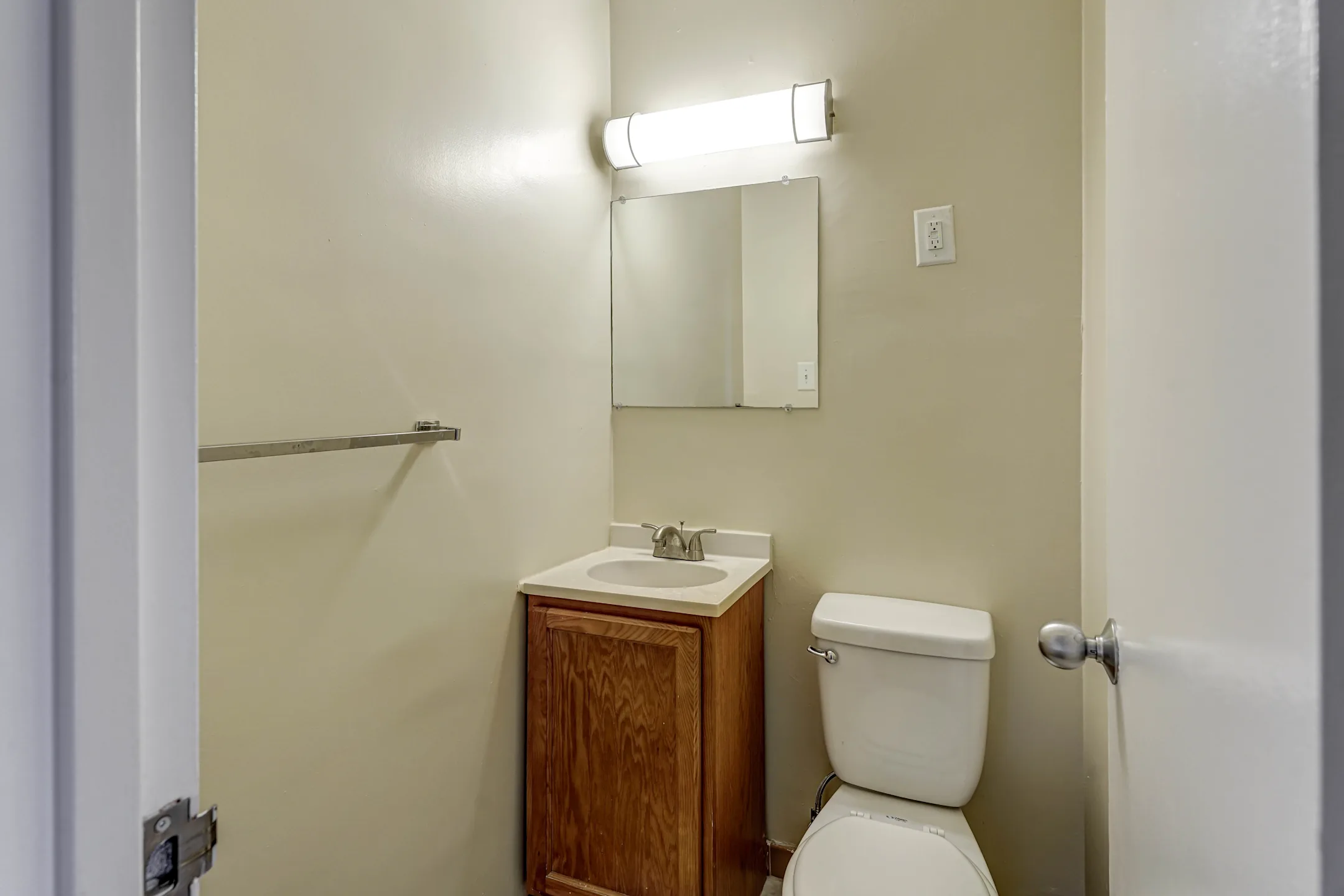Bathroom - 8600 - Silver Spring, MD