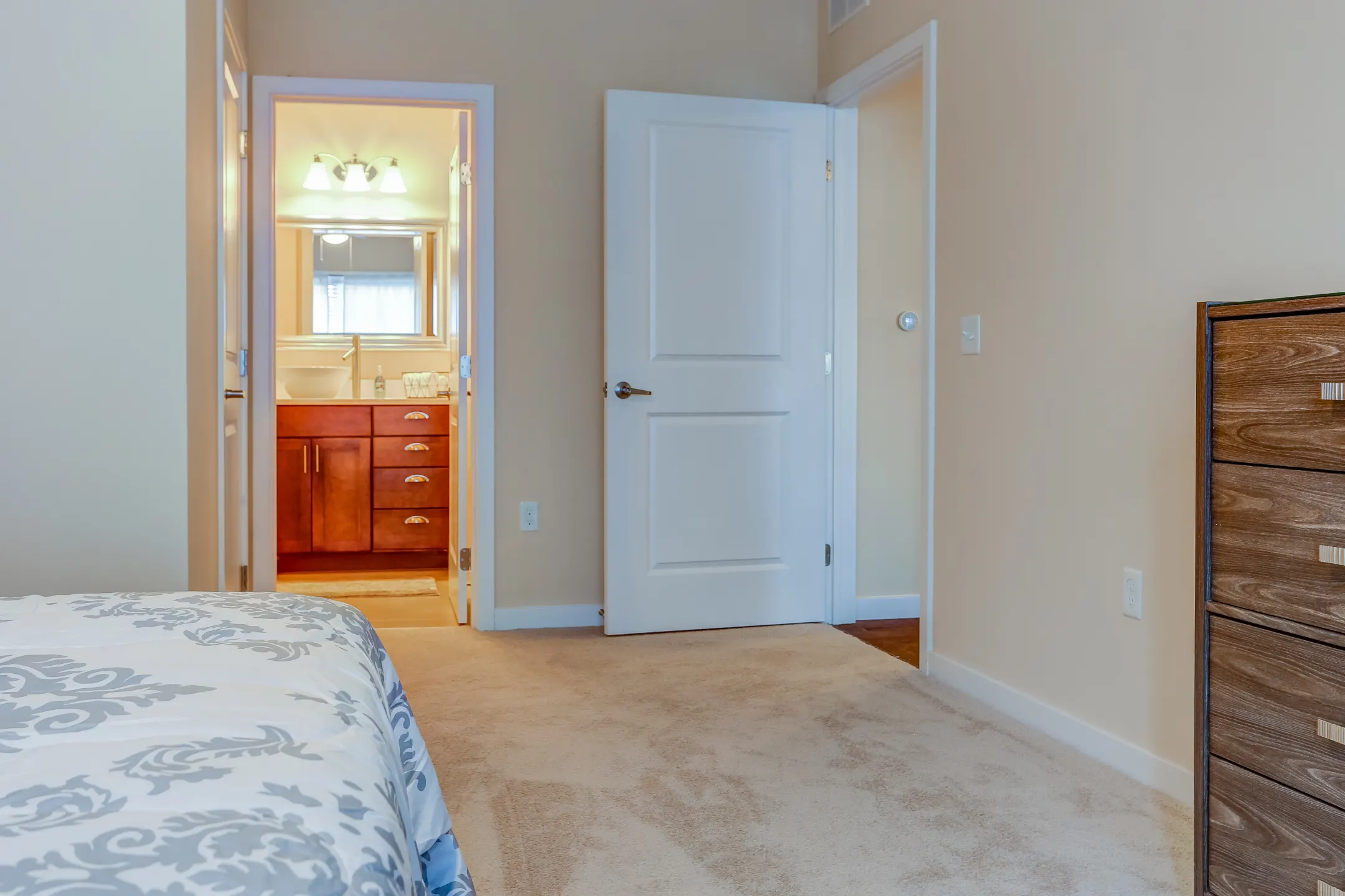 Bedroom - Centerpointe Apartments - Camp Hill, PA
