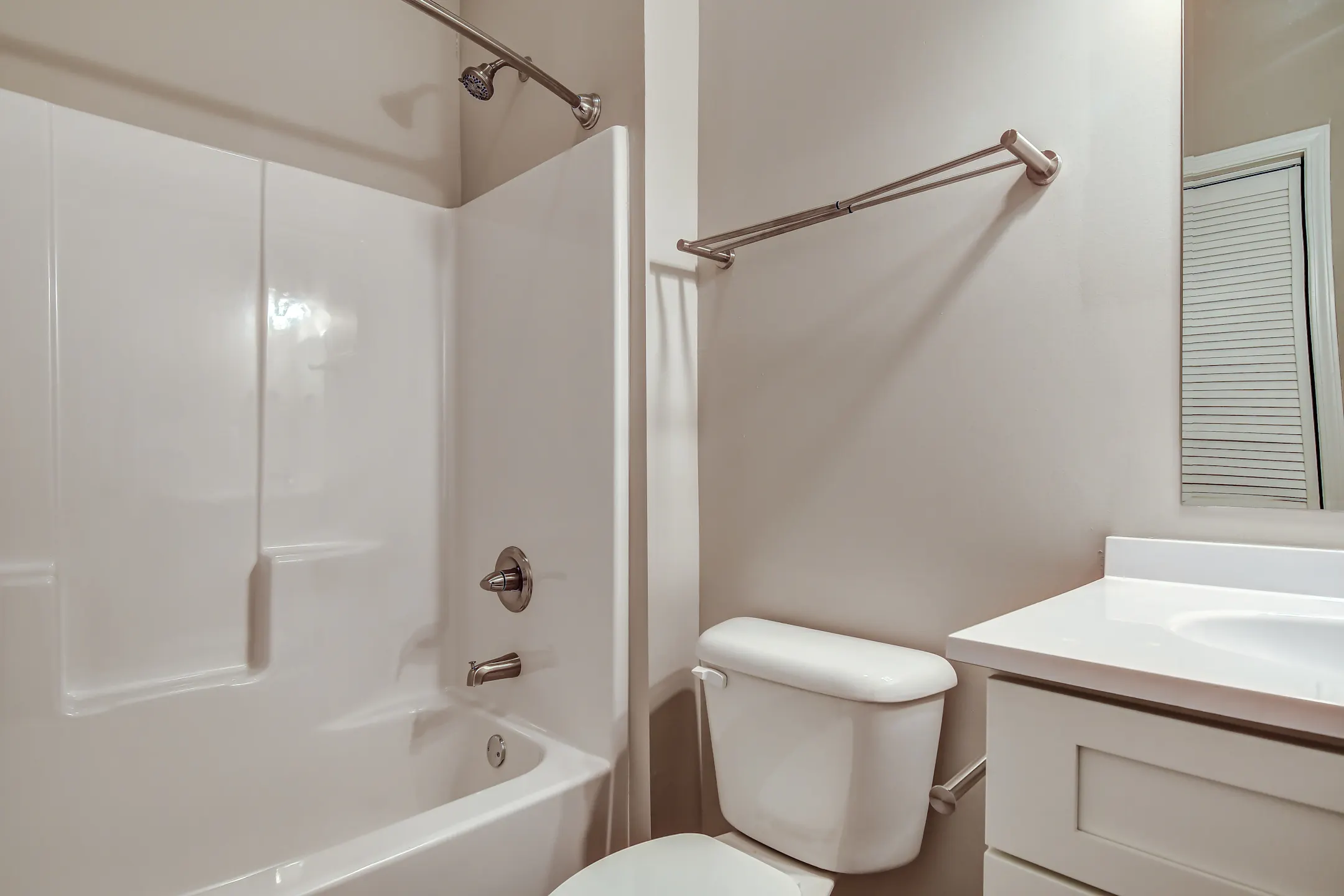Bathroom - Kensington & Chesterfield - Muncie, IN