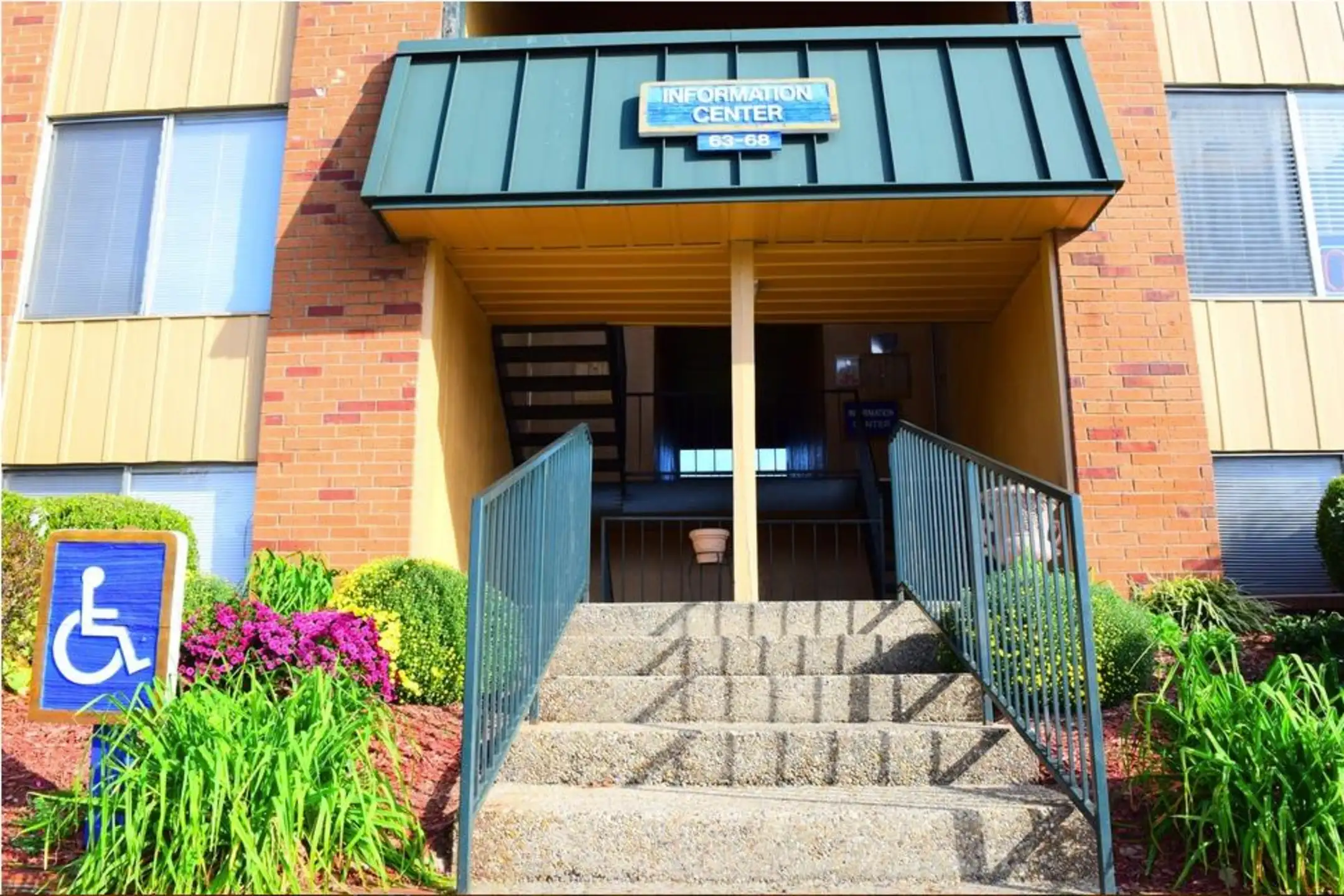 Community Signage - Derby Run Apartments - Louisville, KY