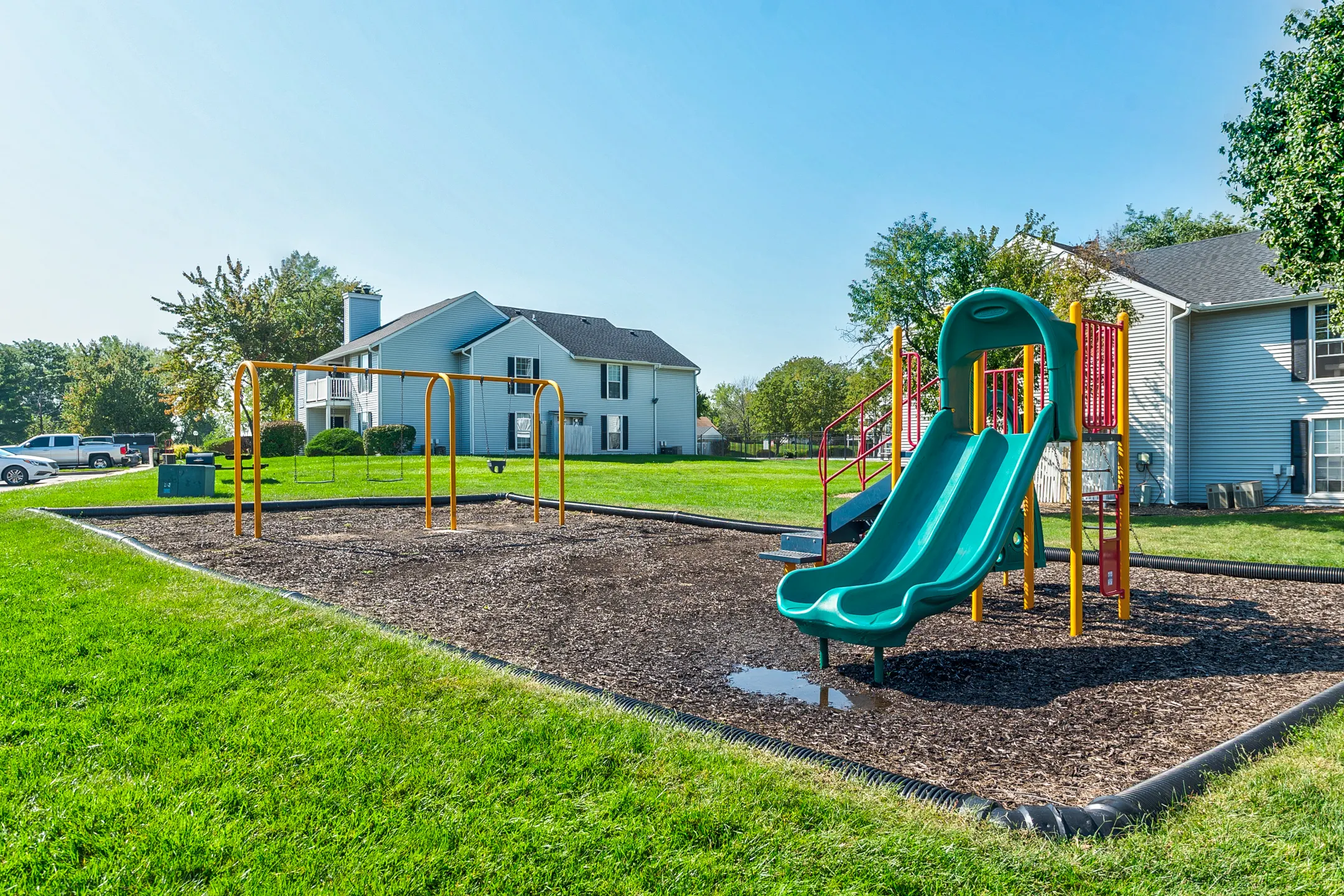 Pinehurst Apartments Kansas City, MO 64118