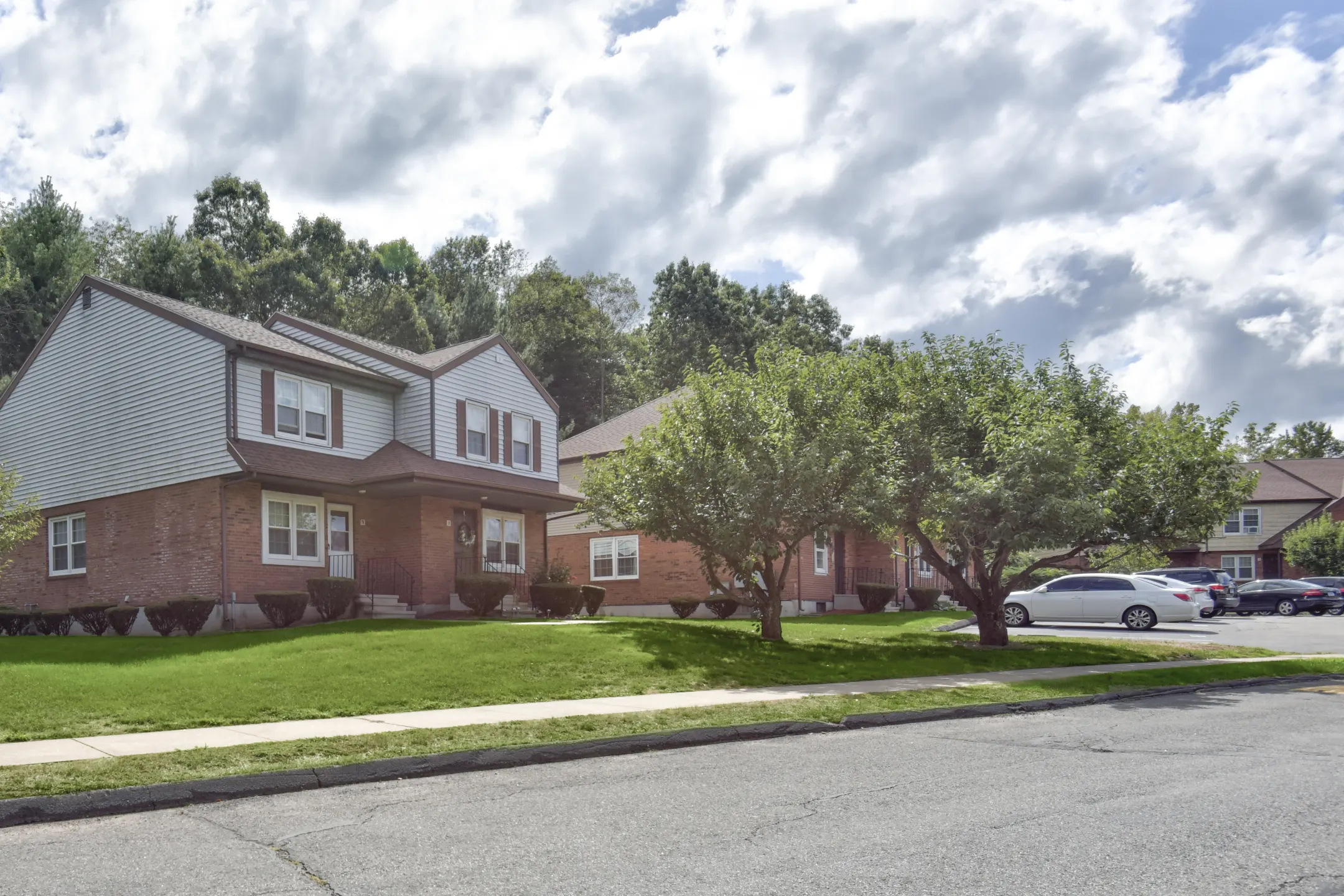 Westfield Glen Apartments - Meriden, CT 06450