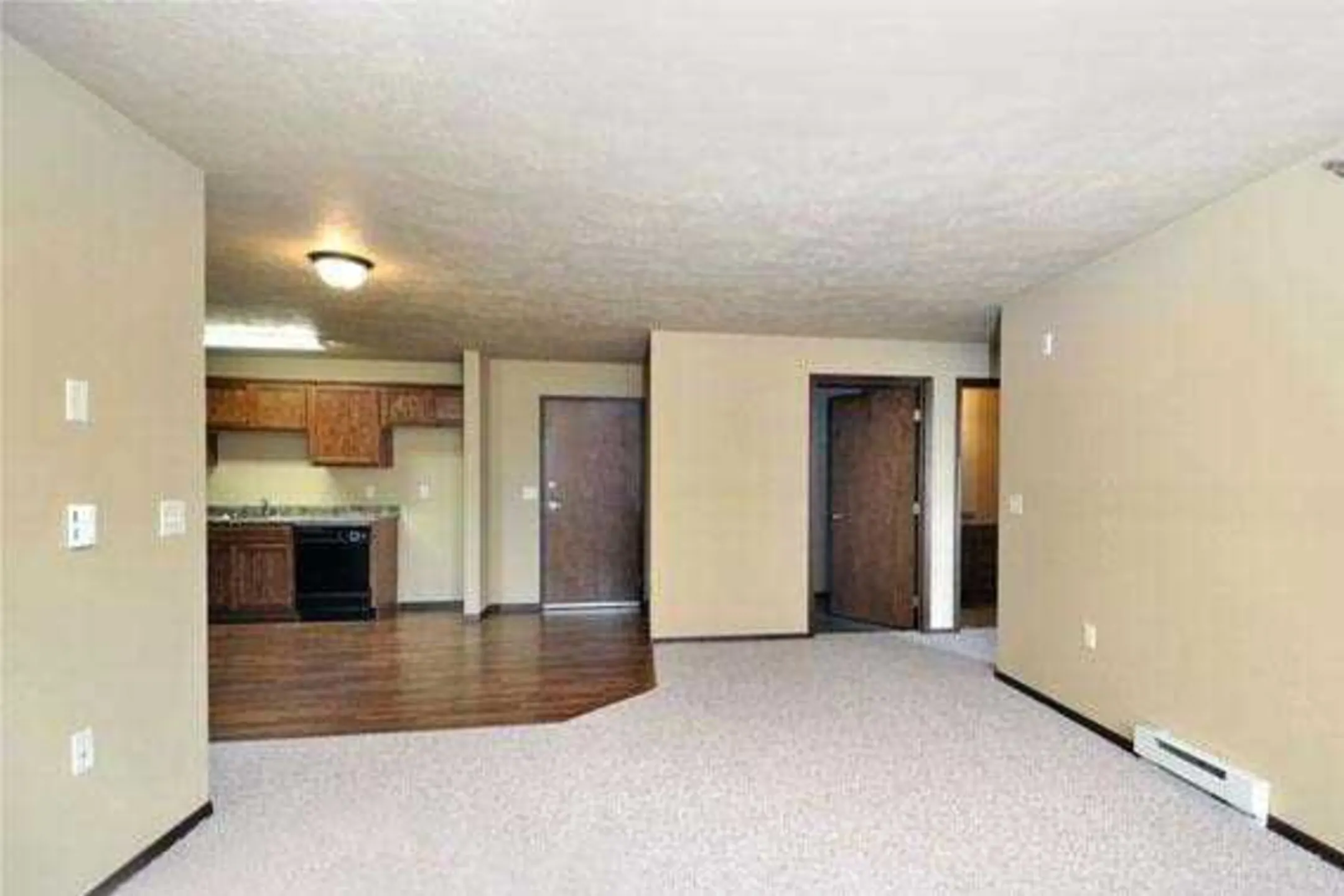 Mirada Manor Apartments - Sioux Falls, SD