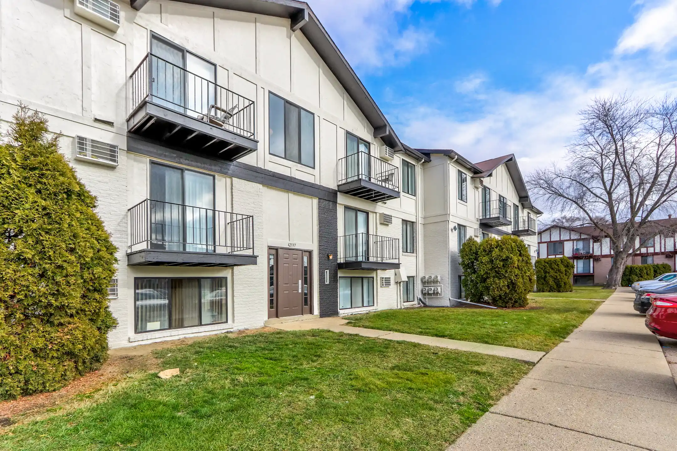 Park on Canal Apartments Clinton Township, MI 48038