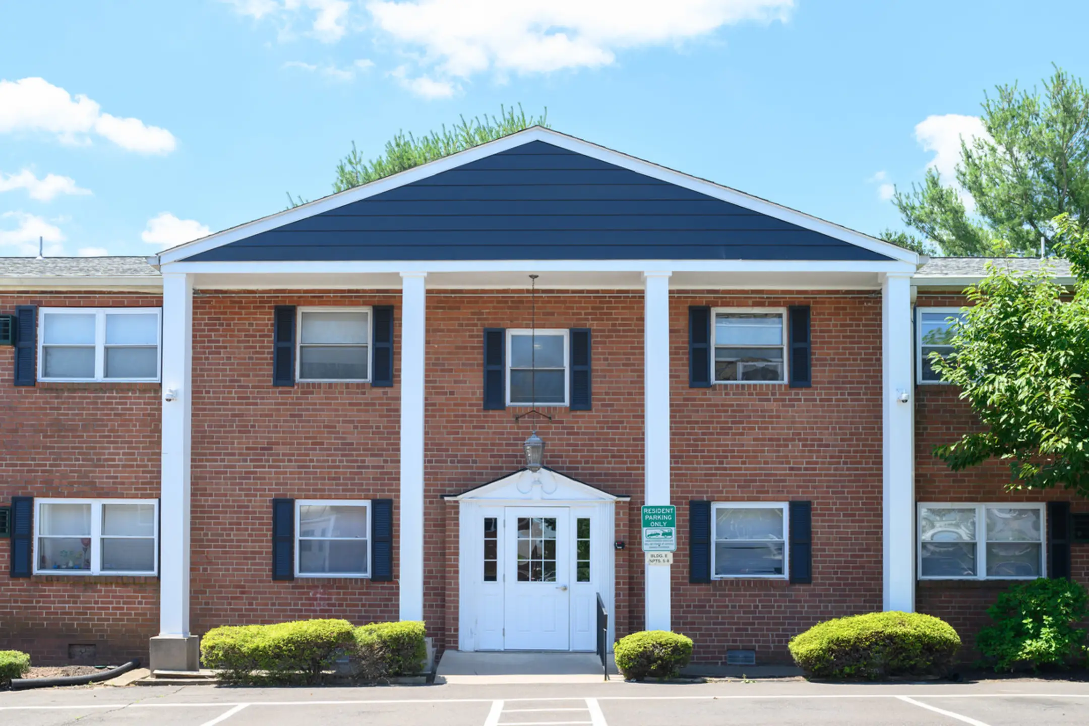 Colonial Point Apartments Feasterville Trevose, PA 19053