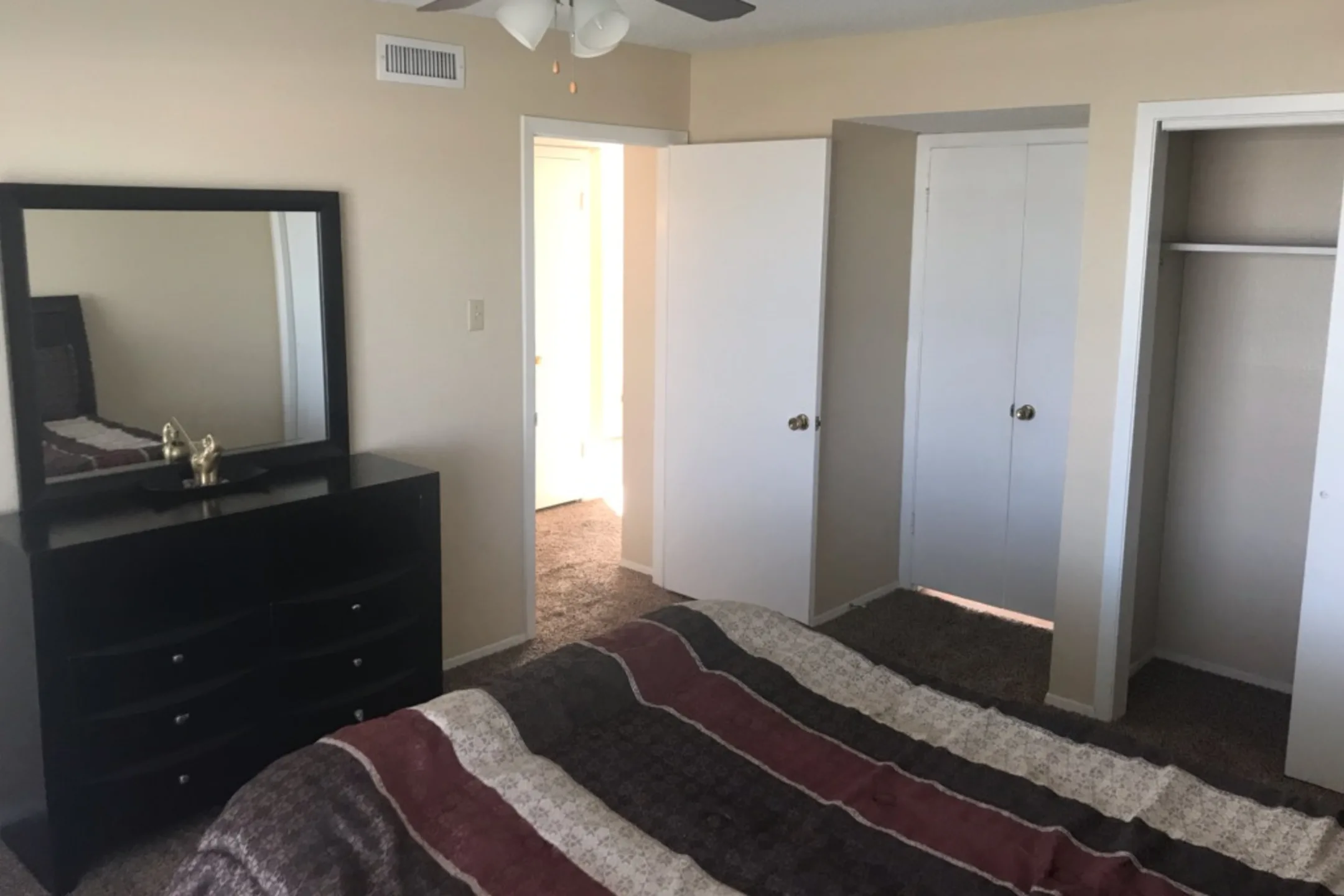 Bedroom - Celina Plaza - El Paso, TX