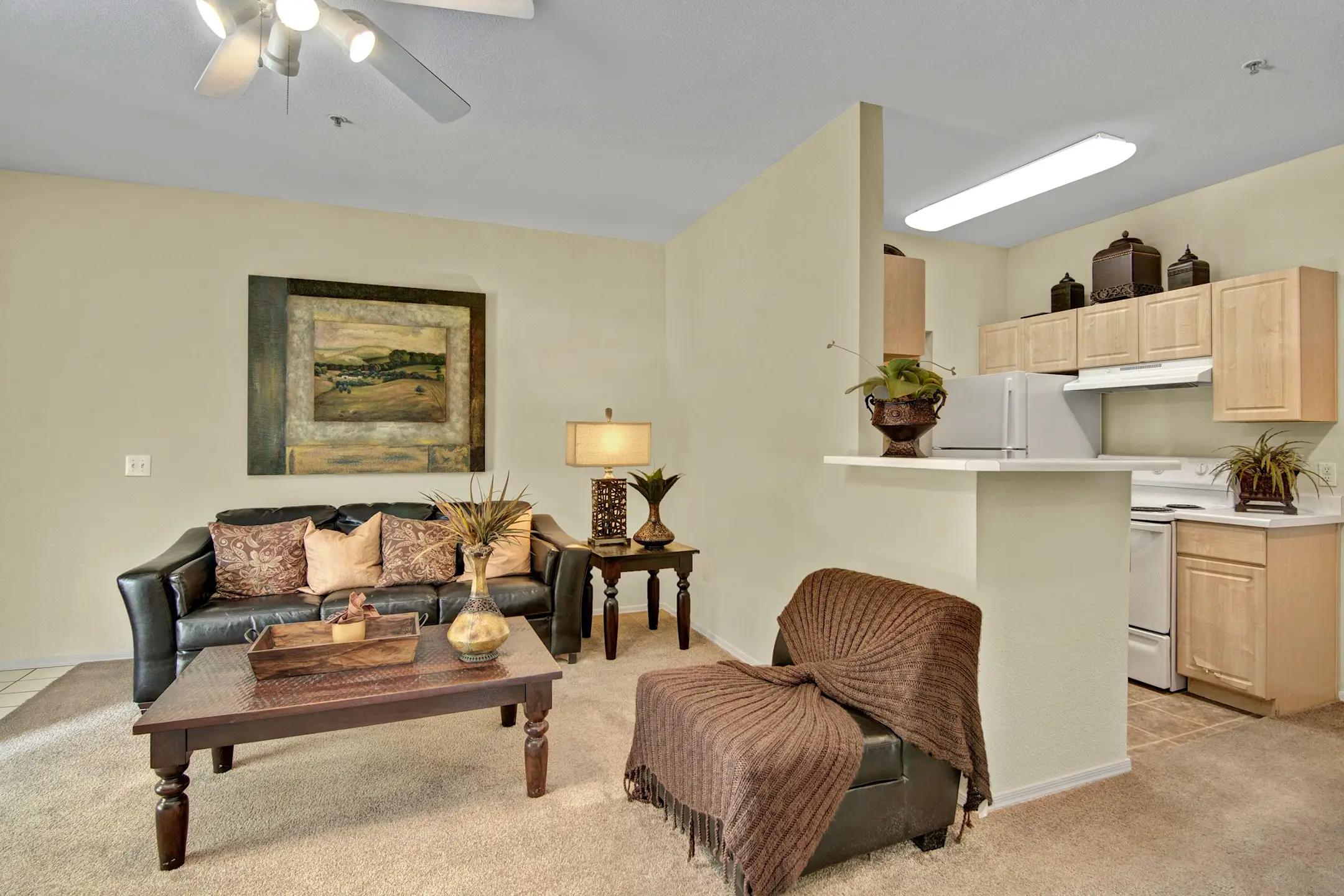 The Retreat At Speedway Apartments Tucson, AZ 85710