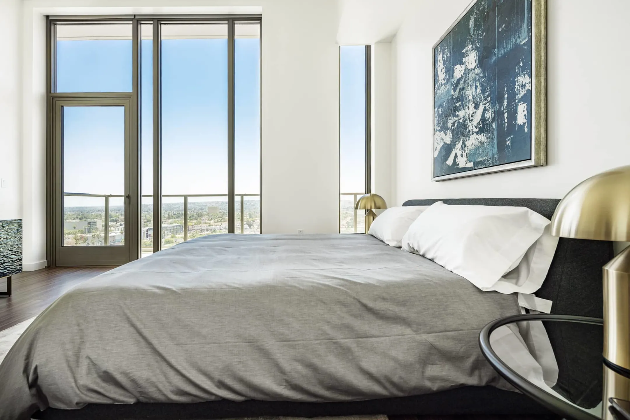 Bedroom - Vision on Wilshire - Los Angeles, CA