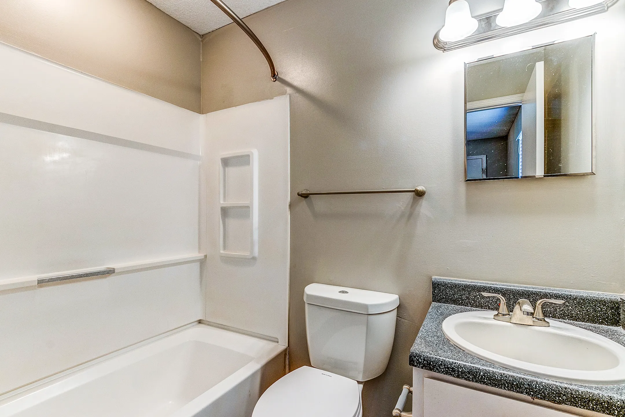 Pine Knoll Apartments Milledgeville, GA 31061