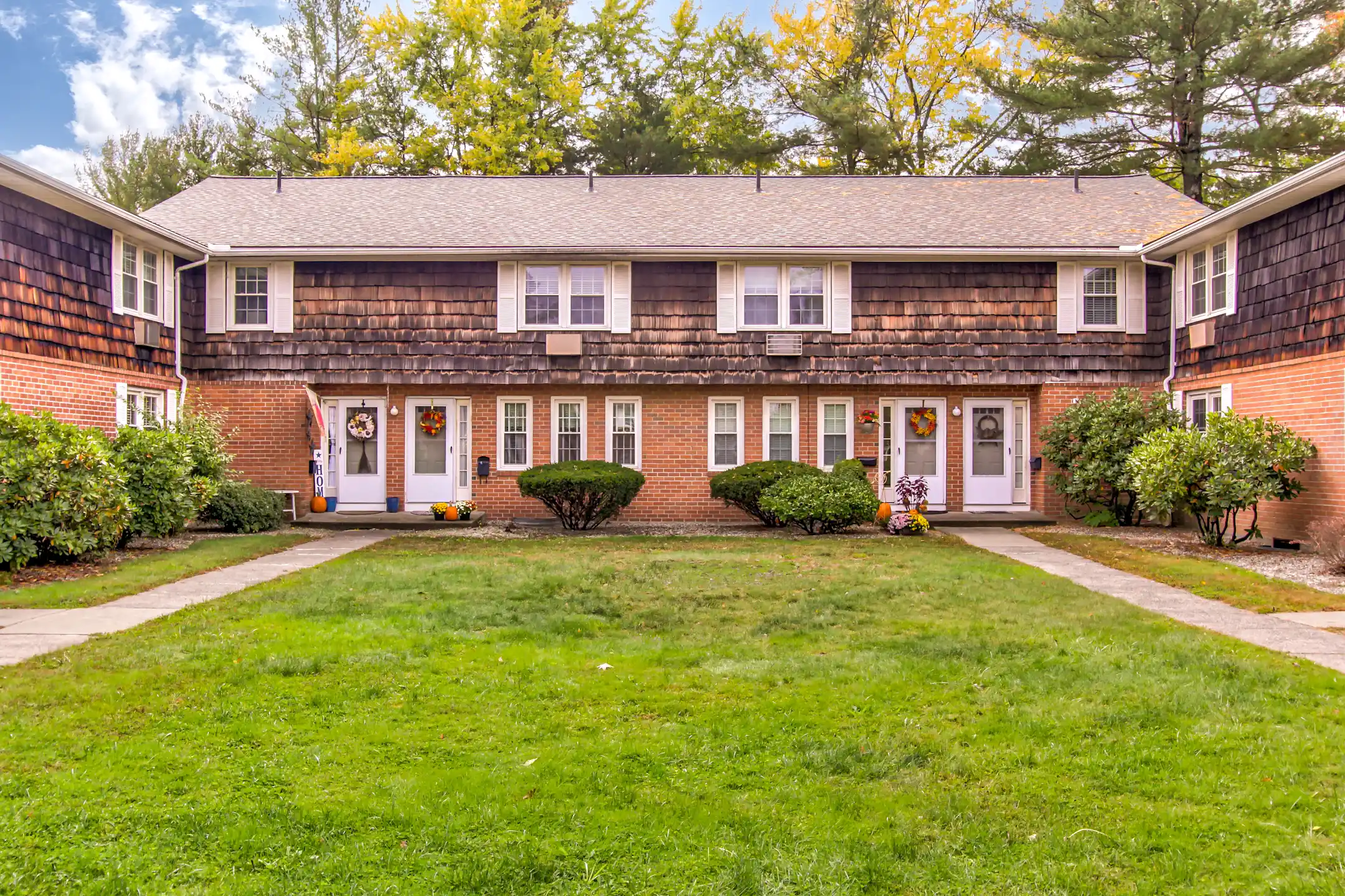 Suffield West Apartments - Suffield, CT 06078