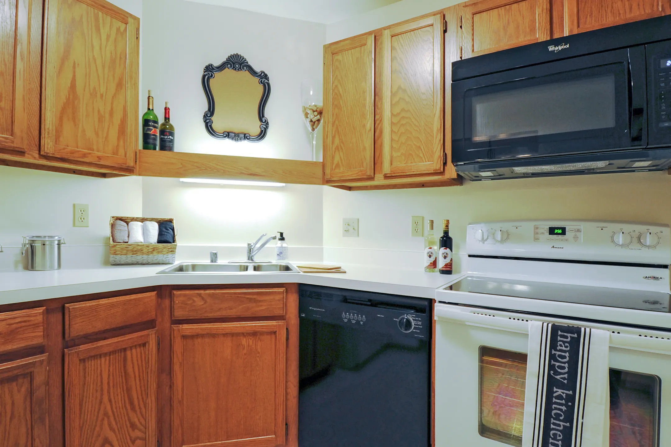 The Edgerton 4909 W Edgerton Ave Greenfield, WI Apartments for Rent