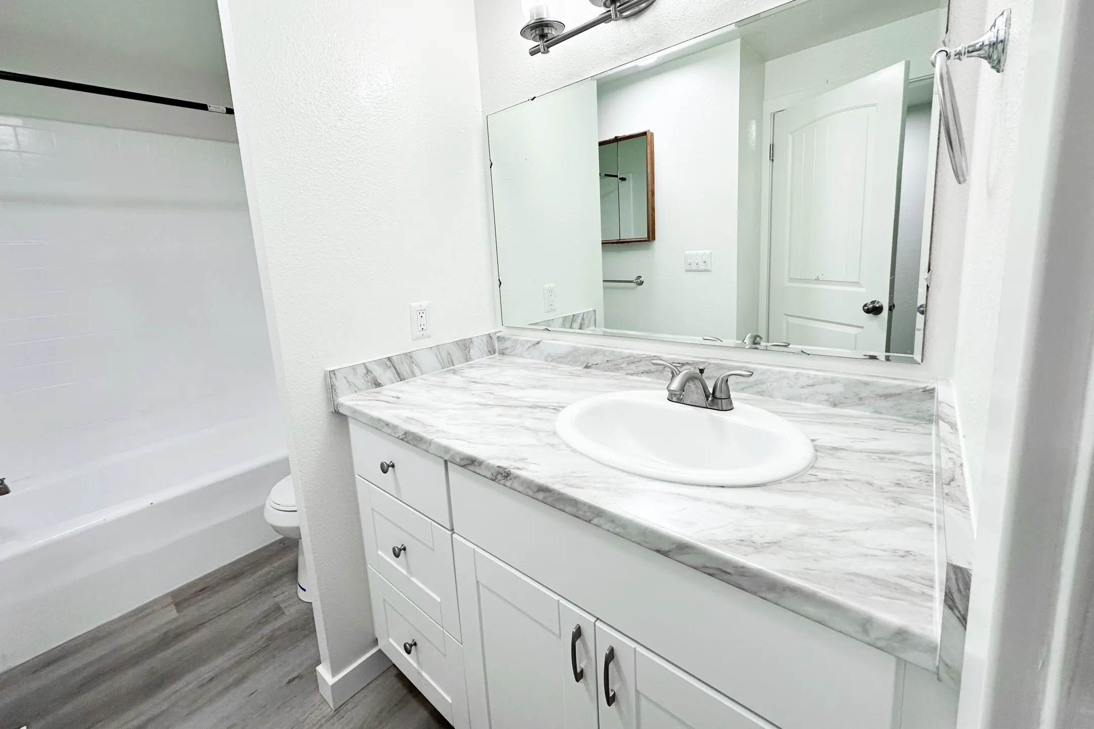 Bathroom - Parkwood Apartments - Boise, ID