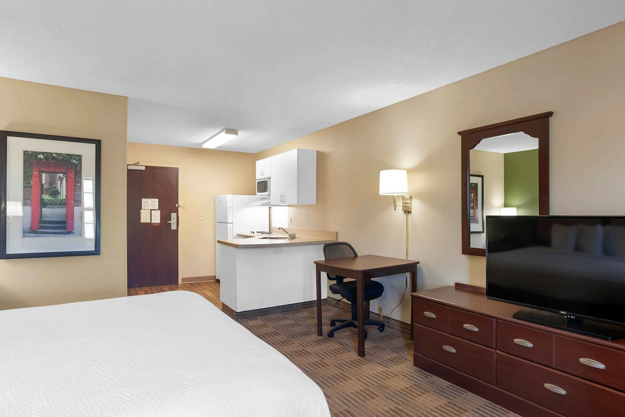 Kitchen - Furnished Studio - Dallas - DFW Airport N. - Irving, TX