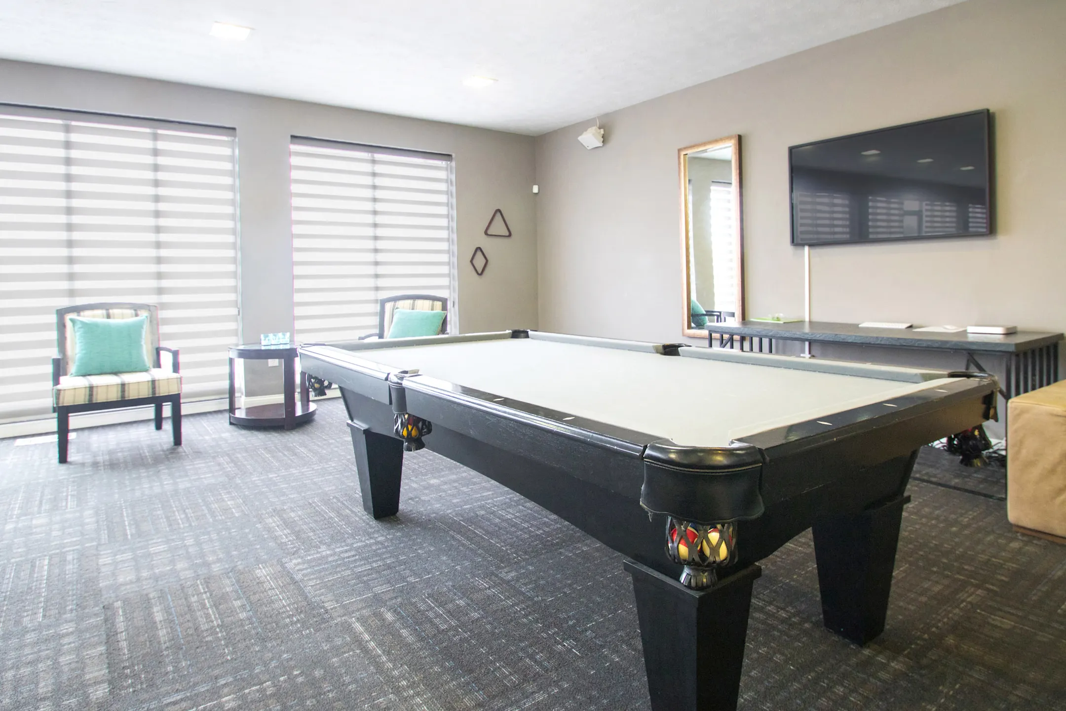 Royalwood Apartments Omaha, NE 68144