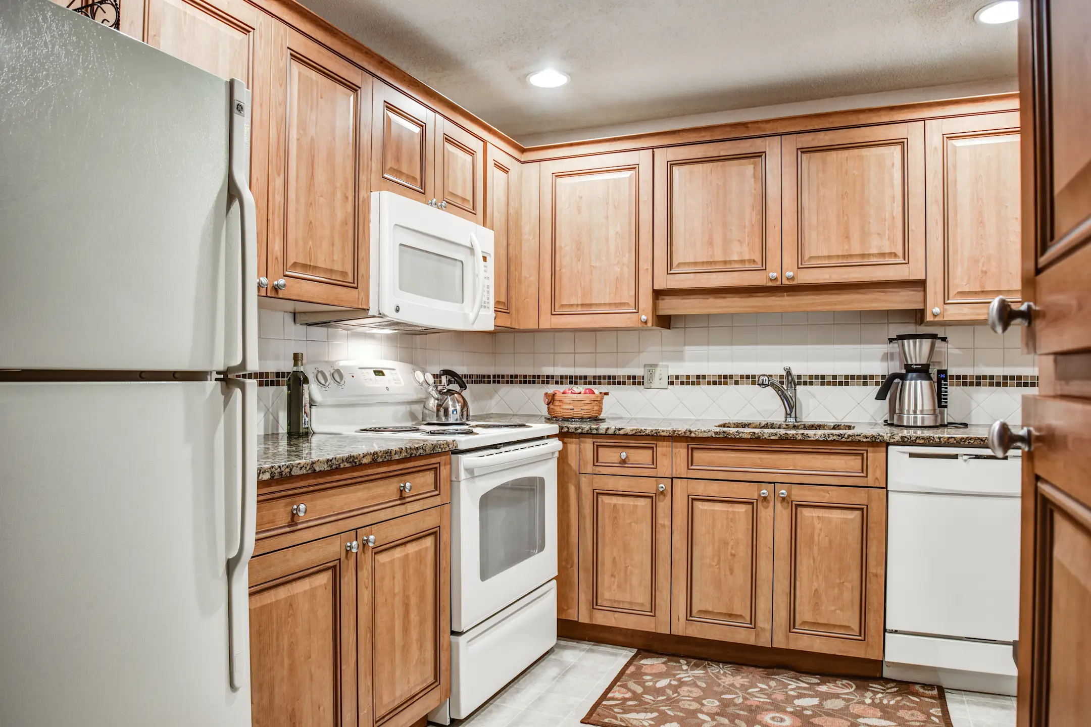 Putnam Village Apartments Foxboro, MA 02035