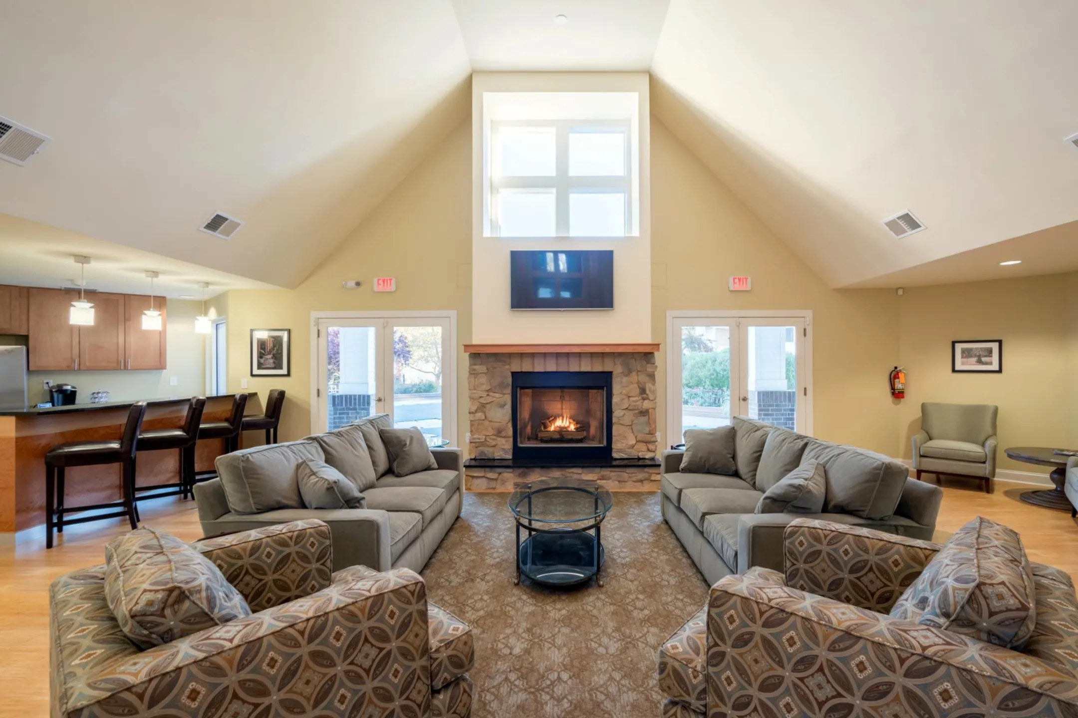 Living Room - The Apartments At Pike Creek - Newark, DE