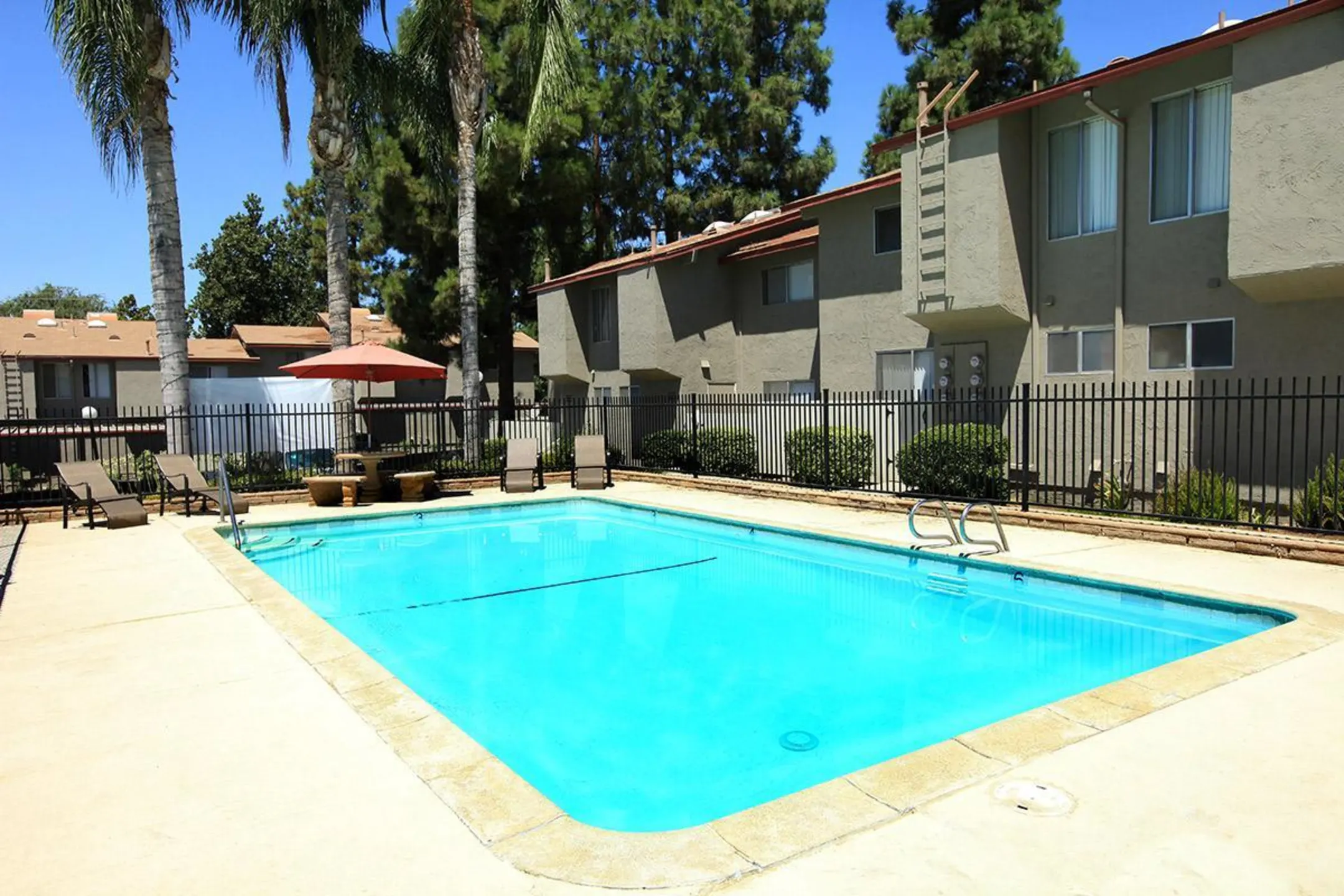 Pool - Vernon Vista - Bakersfield, CA