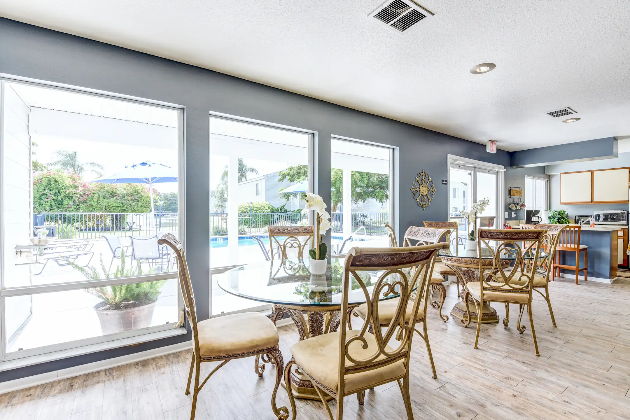 Dining Room - Aaron Lake Apartments - Bradenton, FL