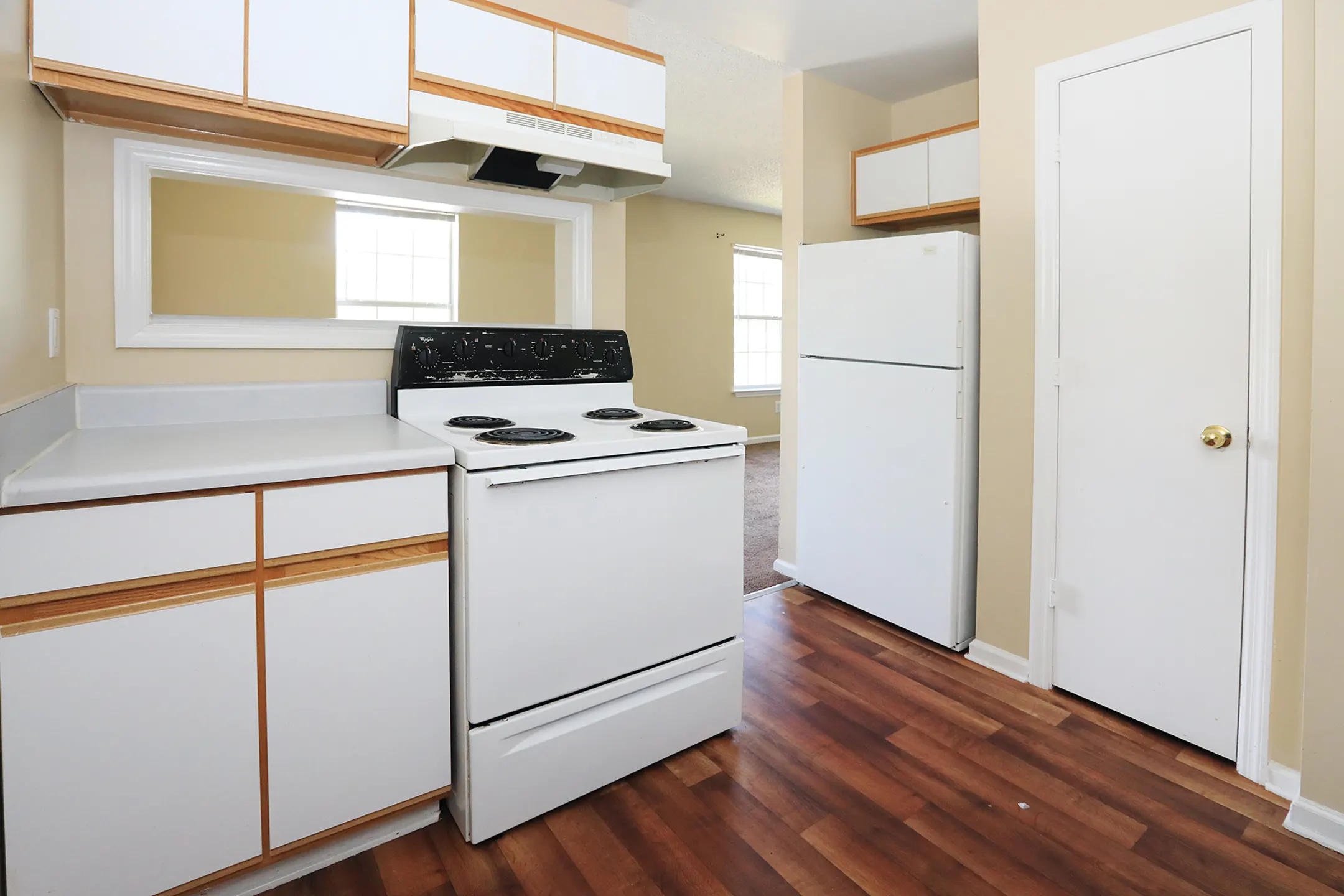 Kitchen - Sunchase Apartments - Albany, GA