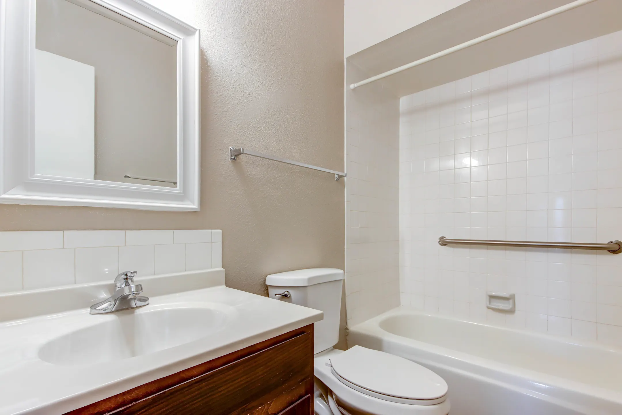 The Miranda 1155 N Miranda St Las Cruces, NM Apartments for Rent