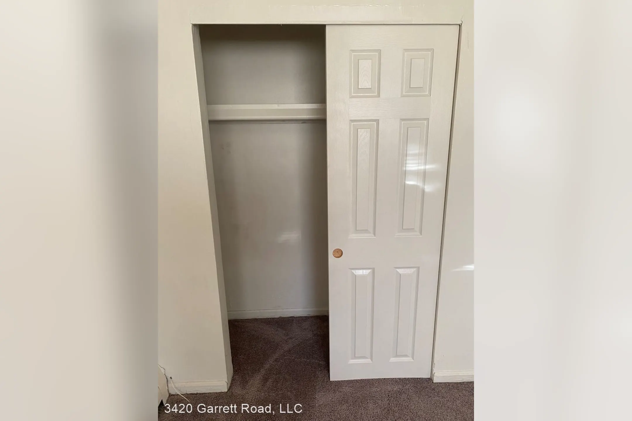 Bathroom - Garrett House Apartments - Drexel Hill, PA