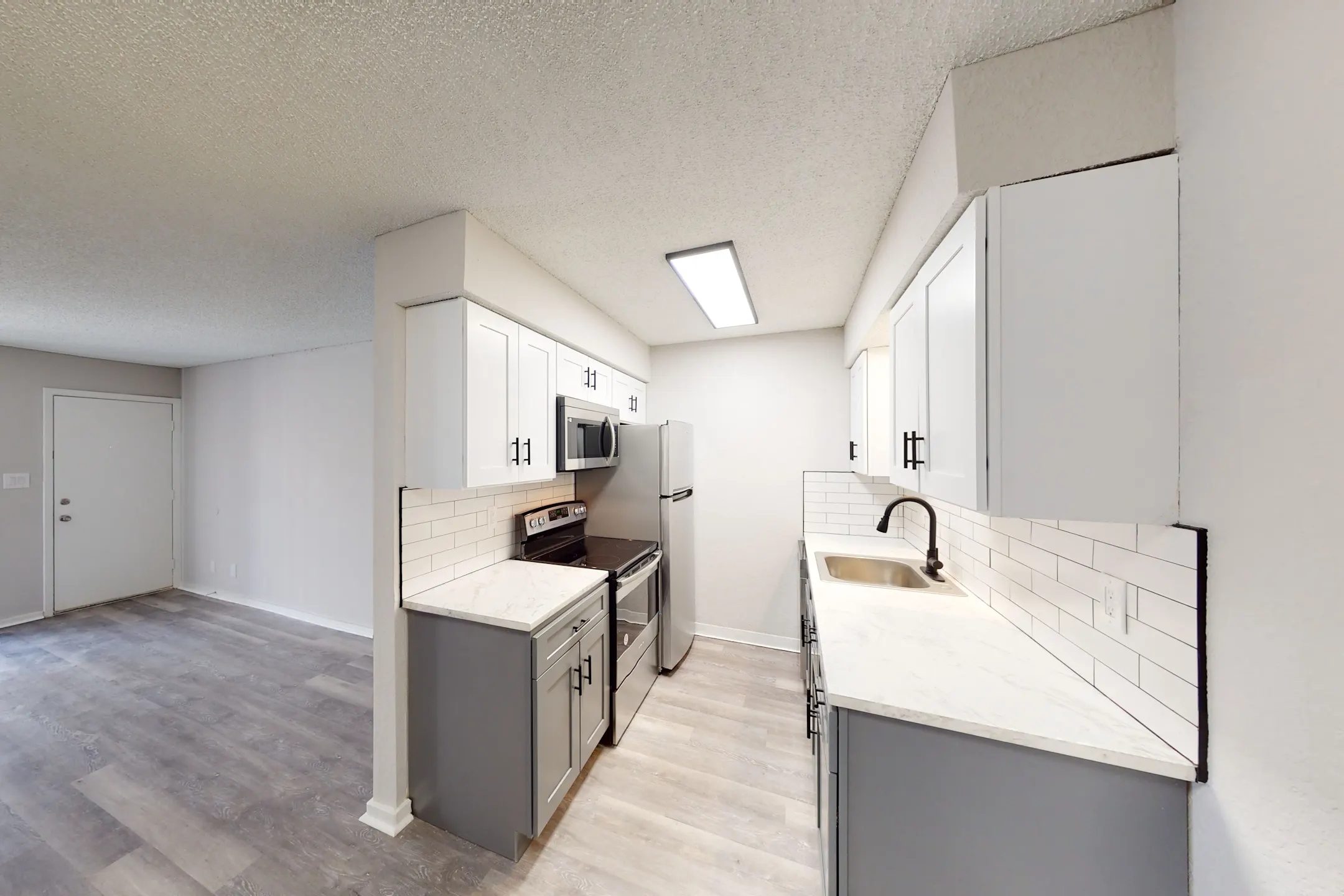 Kitchen - Crossings at Silver Oak - Tulsa, OK