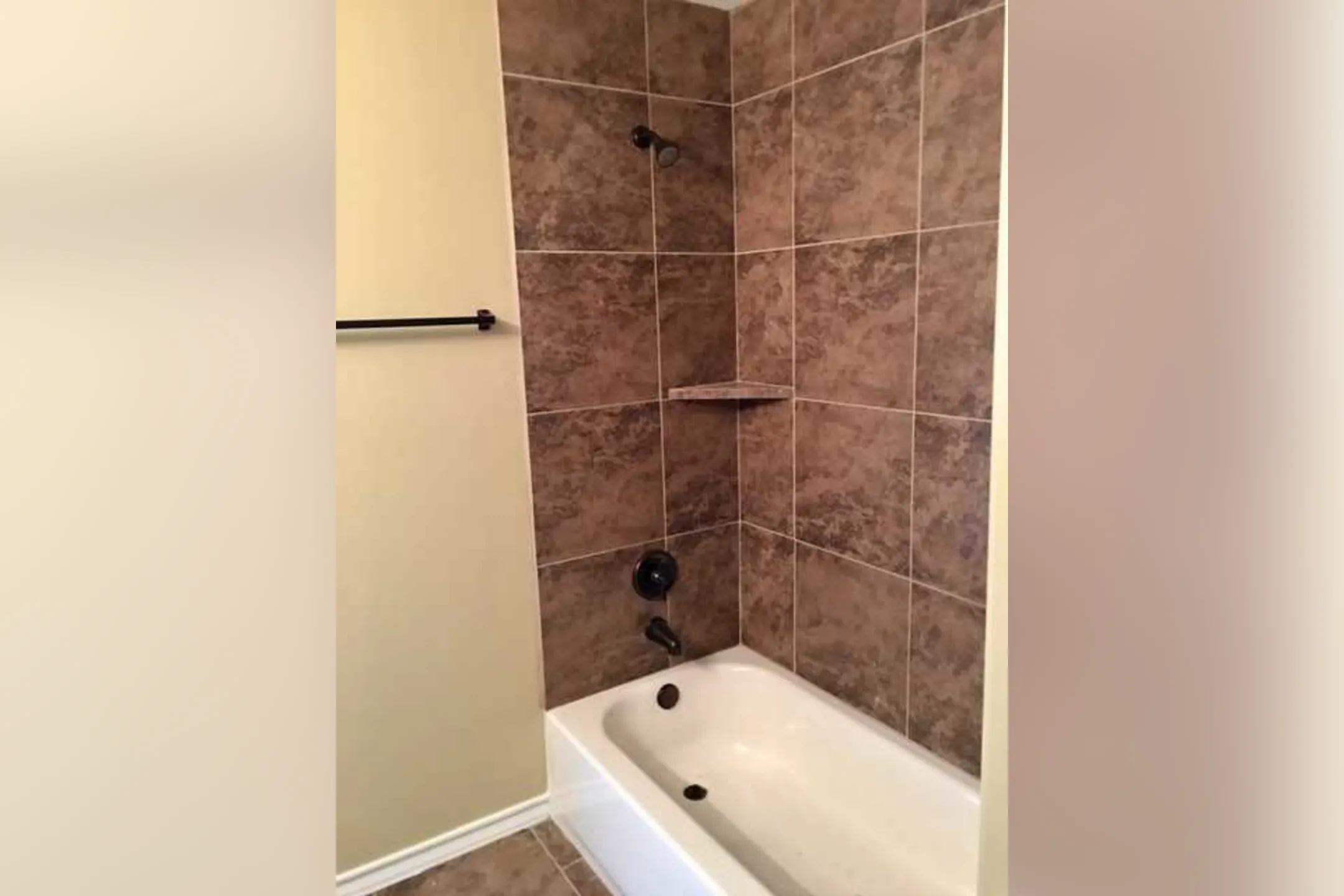 Bathroom - Manhattan Apartments - Corpus Christi, TX