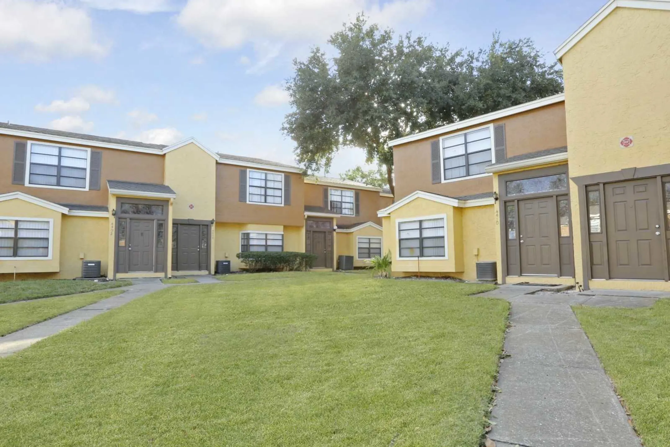 Building - Village Townhomes At Lake Orlando - Orlando, FL