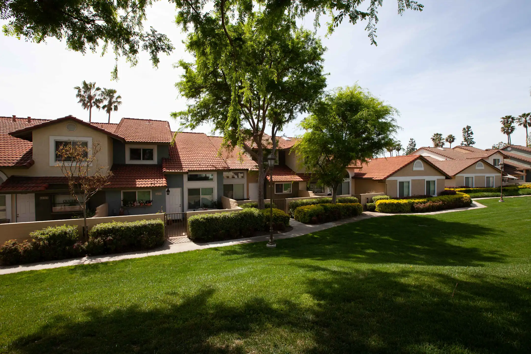 Country Club Villas & Terrace Townhomes Upland, CA 91784