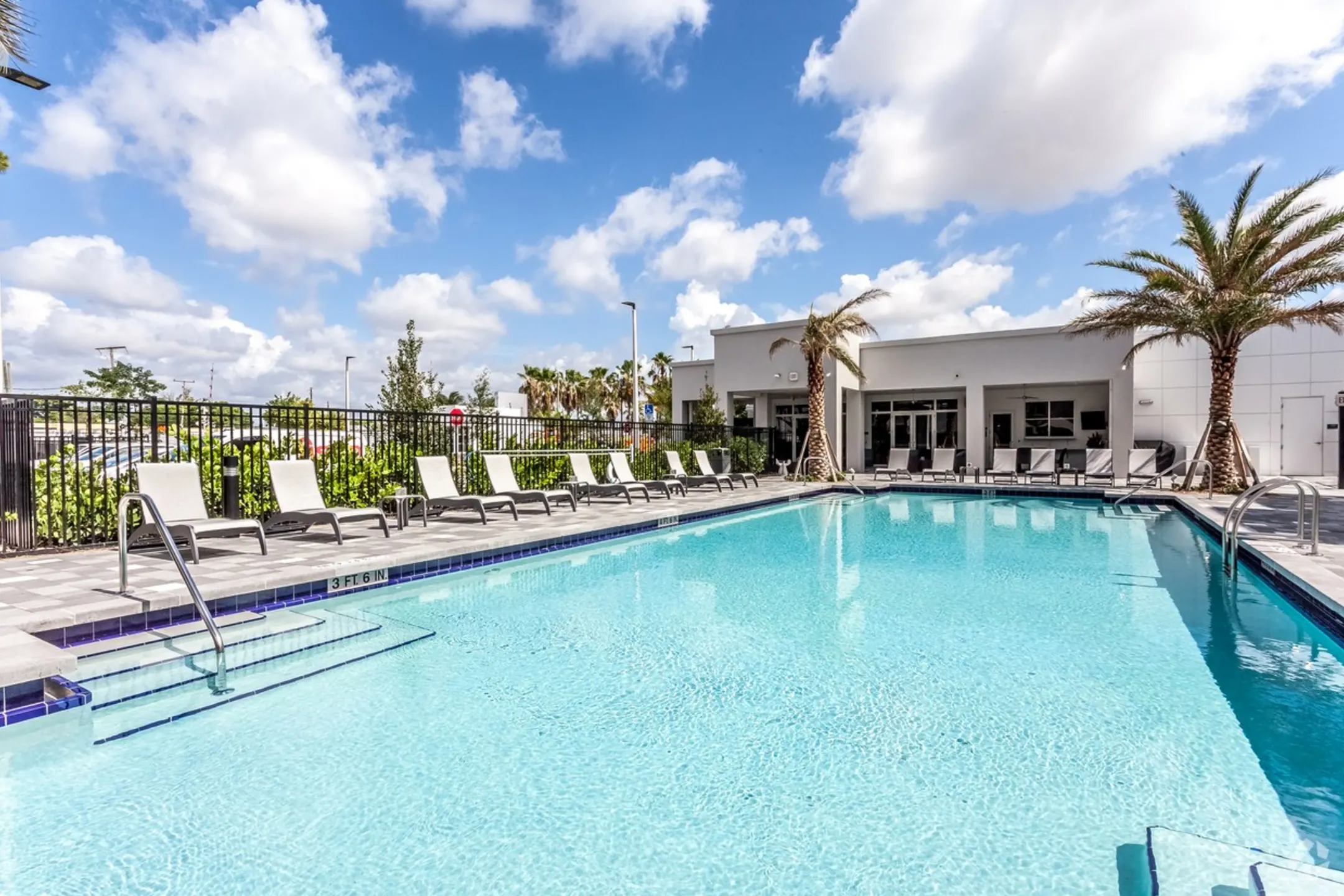 Pool - Metropolitan - Wilton Manors, FL