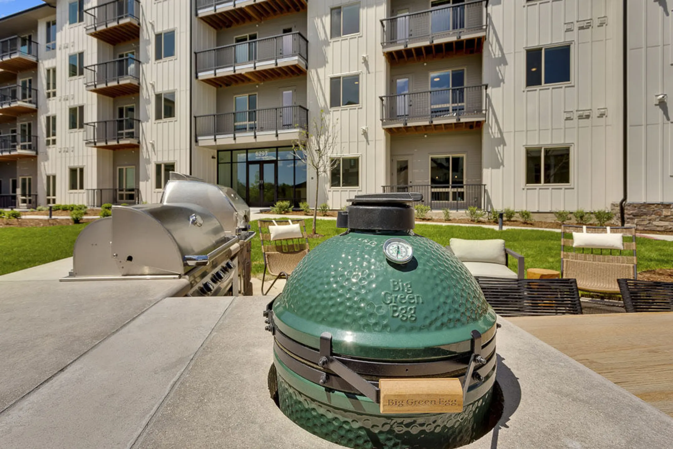 NOVEL White Fence Farm 6273 W Jewell Ave Lakewood, CO Apartments