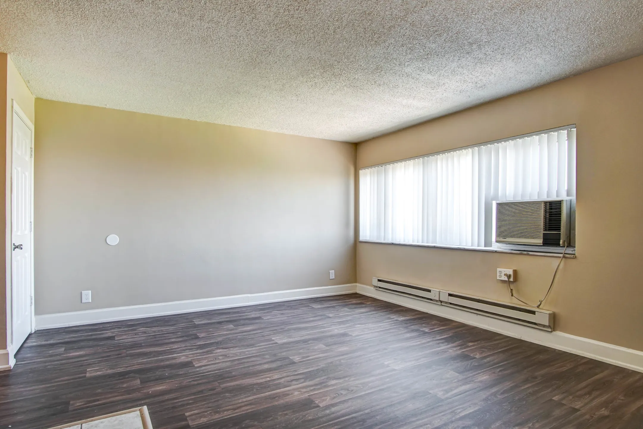 Regency Tower & Place Apartments Apartments Detroit, MI 48207