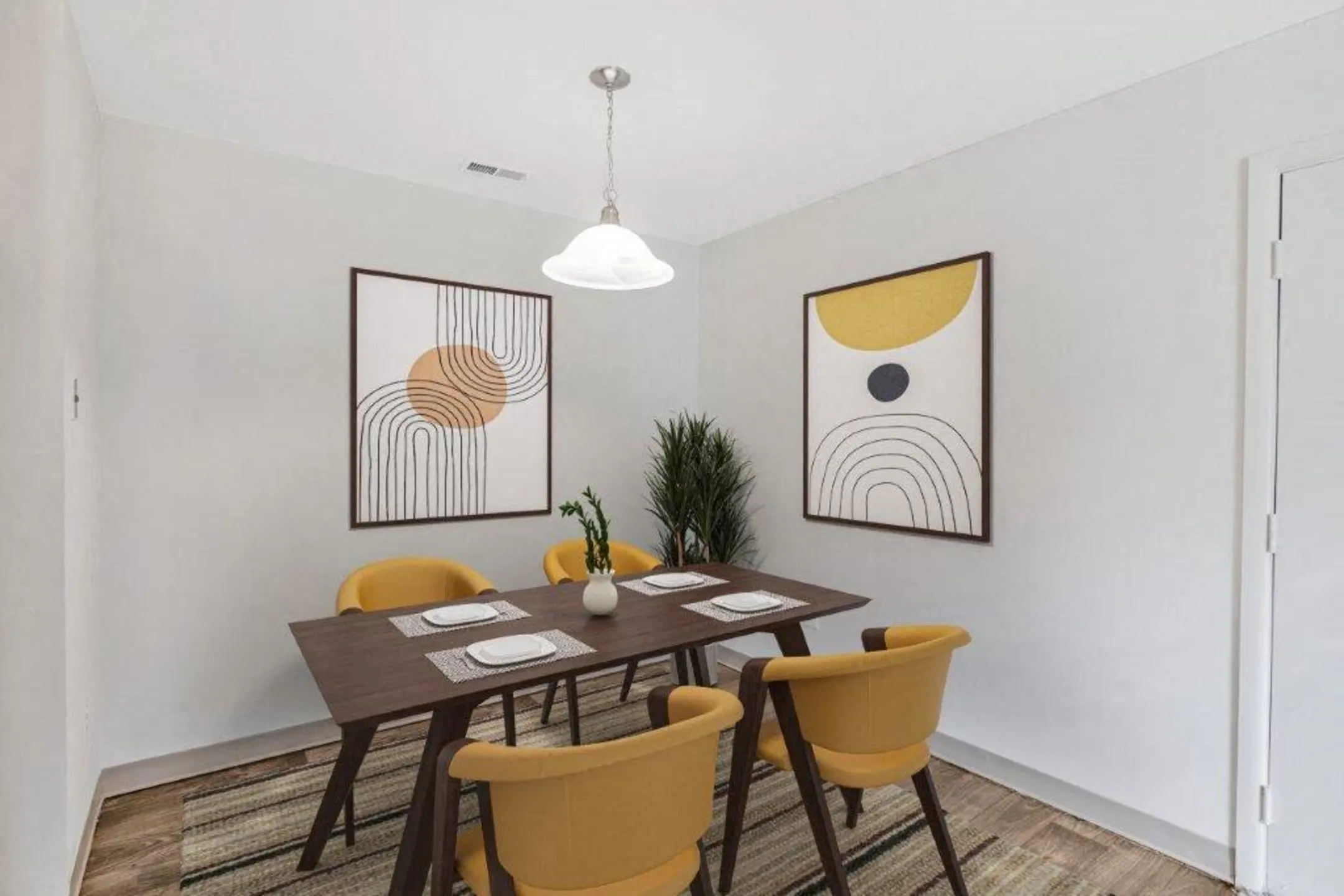 Cranbury Crossing Apartment Homes 1 Cranbury Cir East Brunswick, NJ