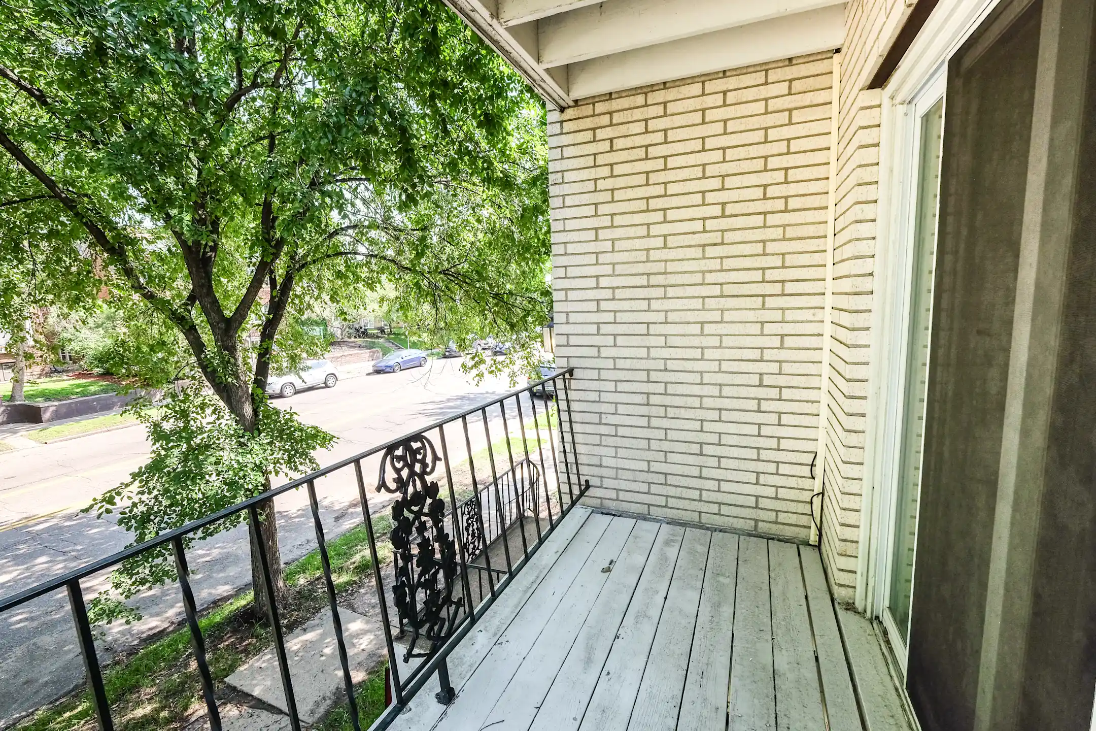 Patio / Deck - Grand Apartments - Saint Paul, MN