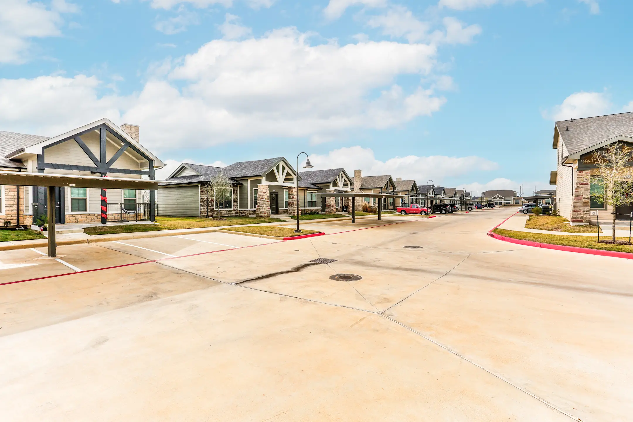 Home at Waller Apartments Waller, TX 77484