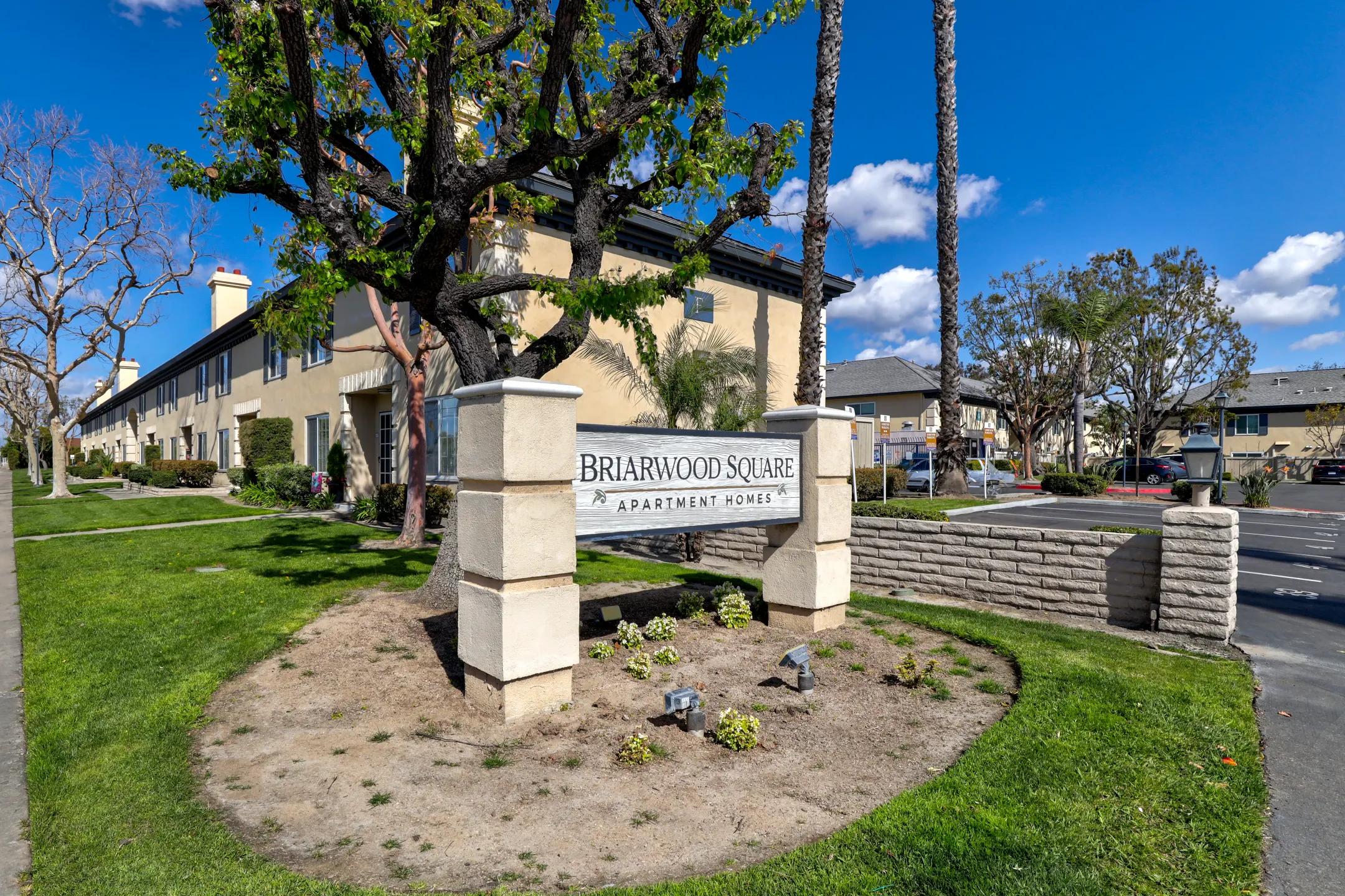Community Signage - Briarwood Square - Stanton, CA