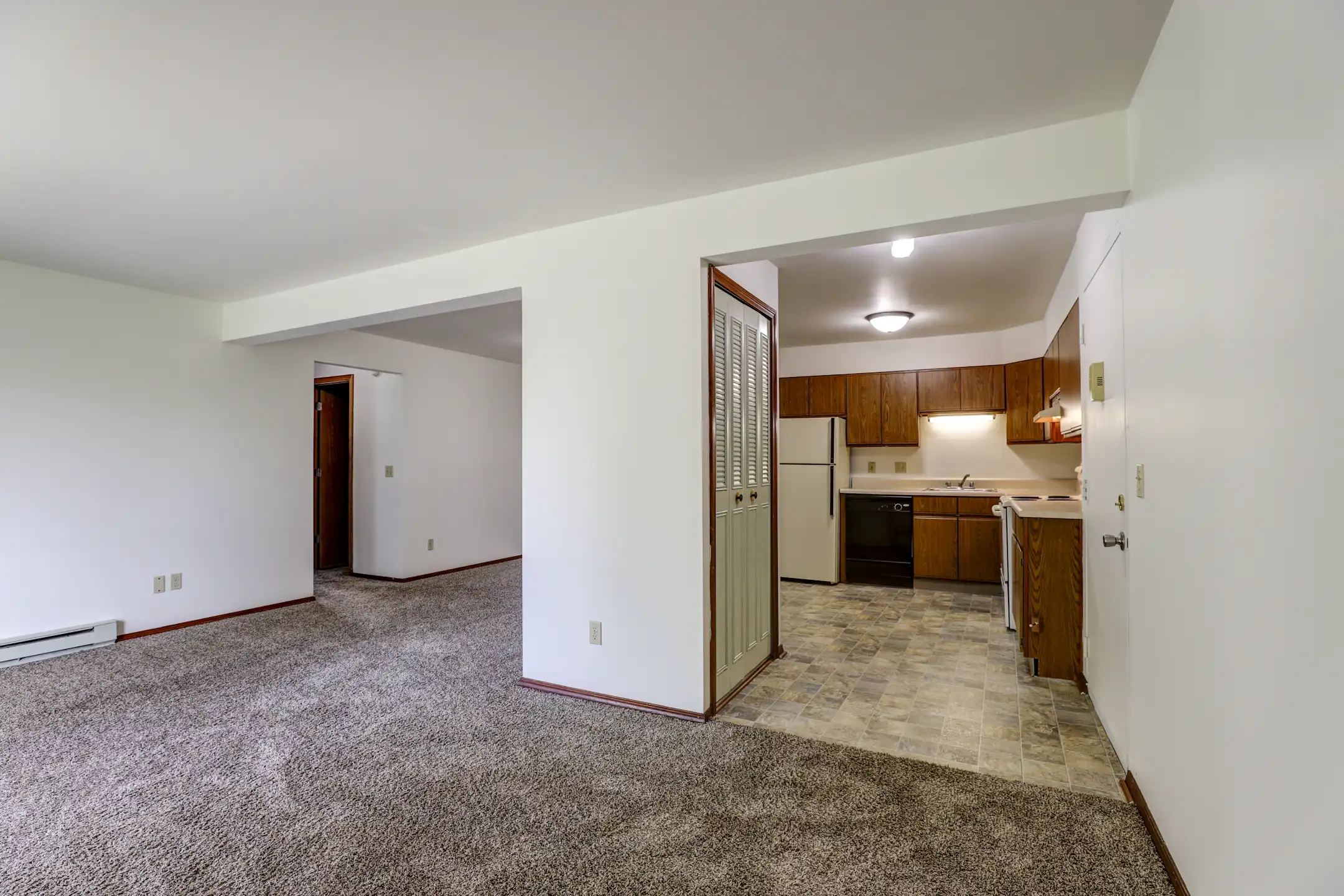 Silver Creek Apartments 11883 Silver Creek Dr Birch Run, MI