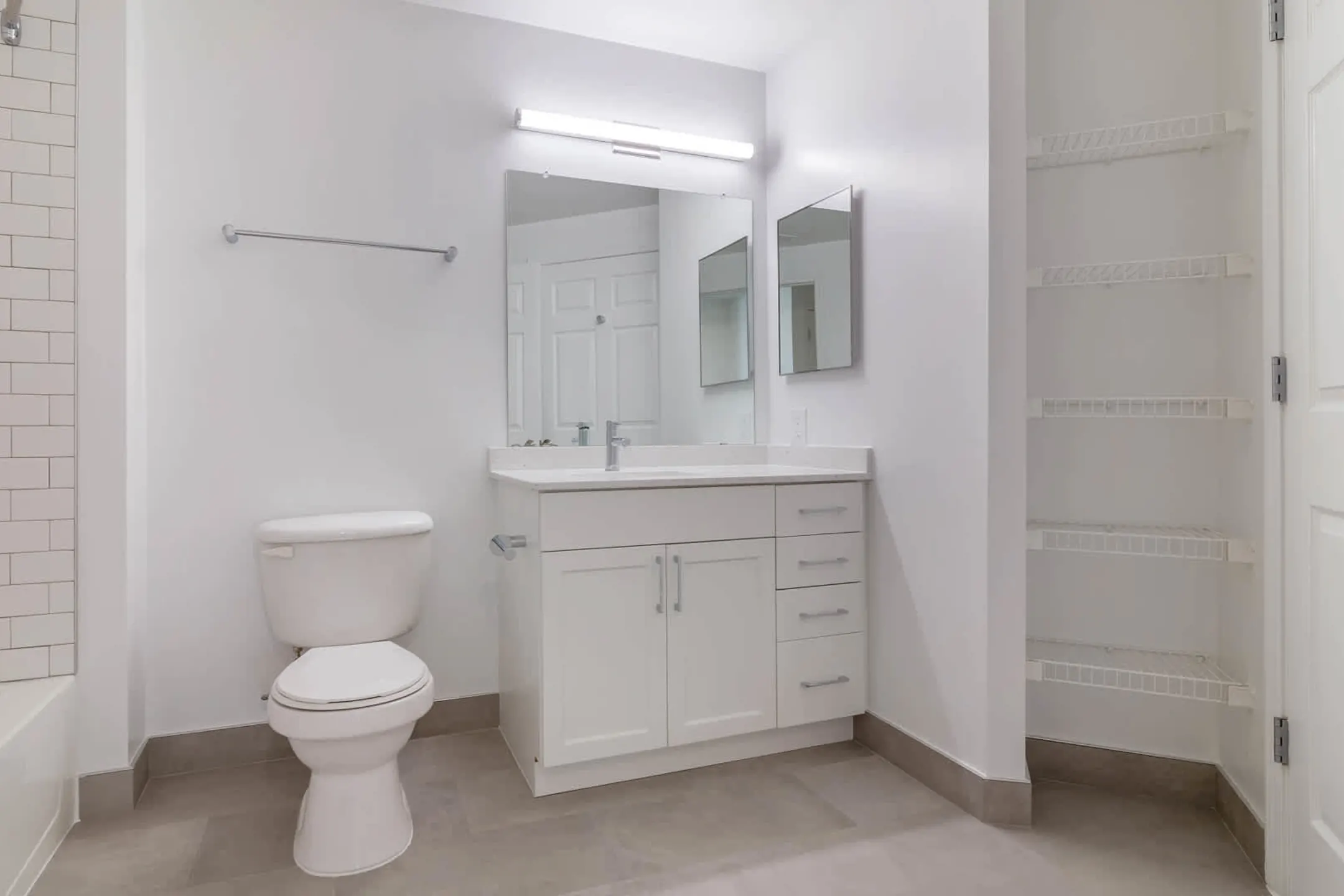Bathroom - 1800 Oak - Arlington, VA